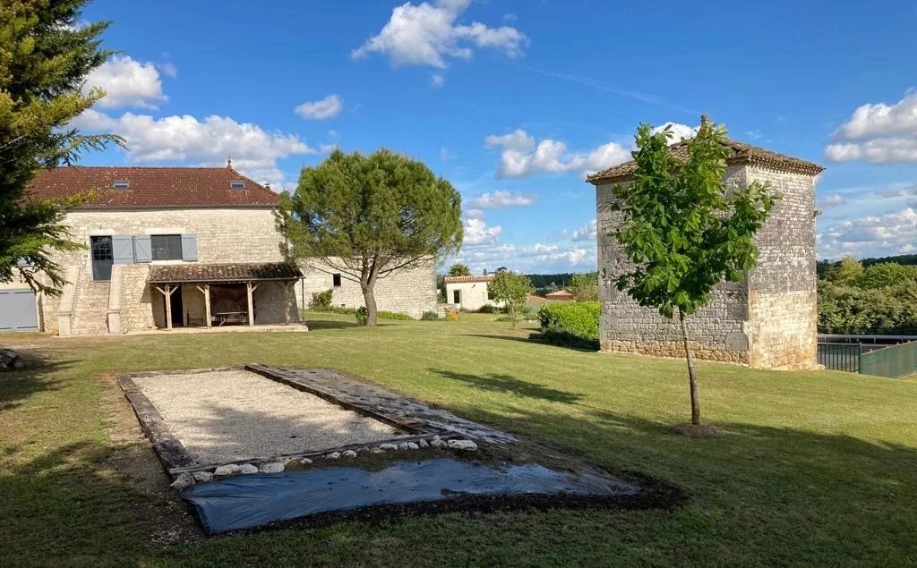 Stunning 6-Bedroom Renovated Stone House with Pool in Idyllic Quercy Blanc