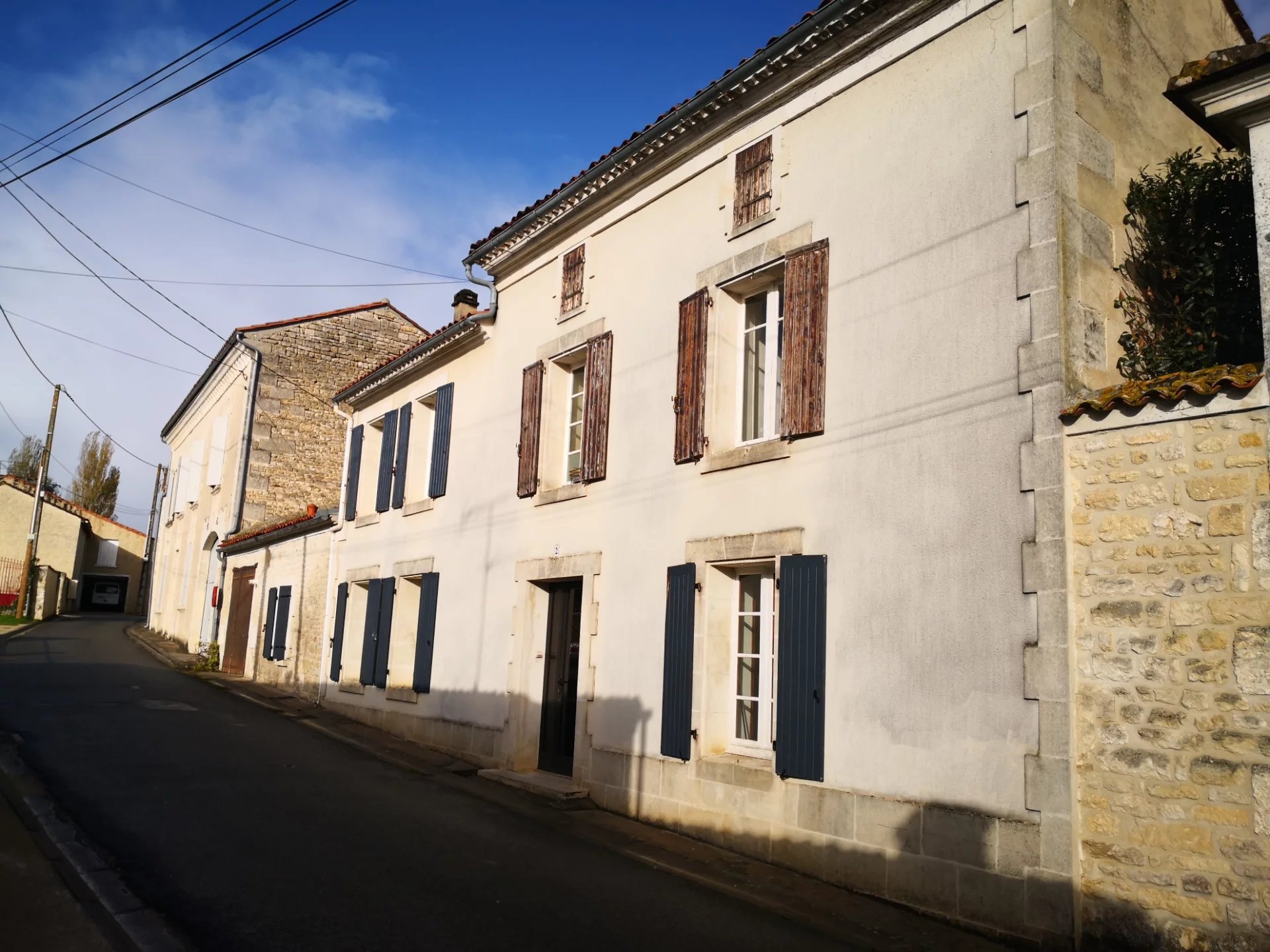 Nice character house in the centre of Hiersac