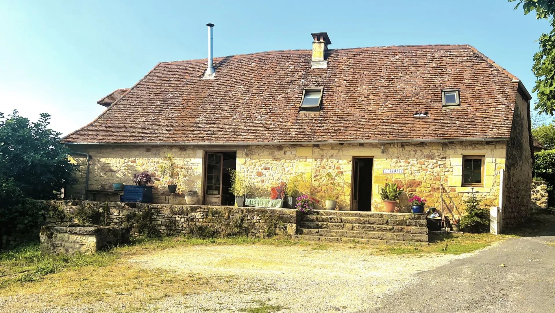 Perigordine cottage with amazing views!