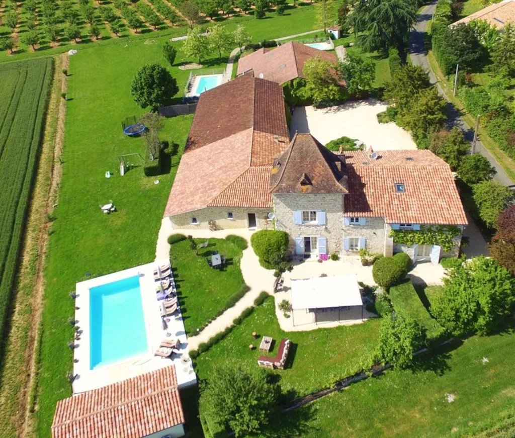 Very successful Gites Complex with a year-round business in the heart of the Lot et Garonne