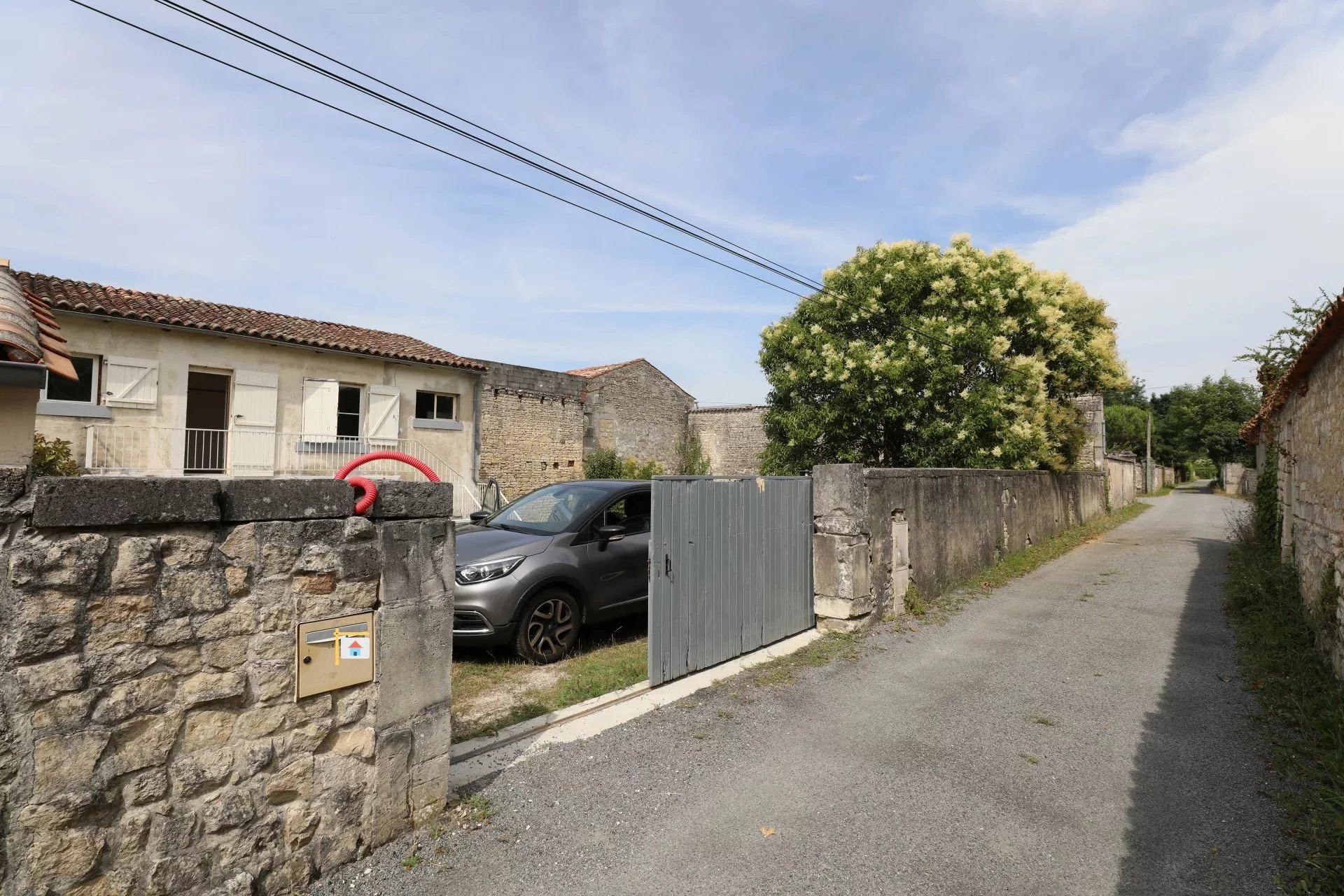 Jarnac Centre - South Facing Town House