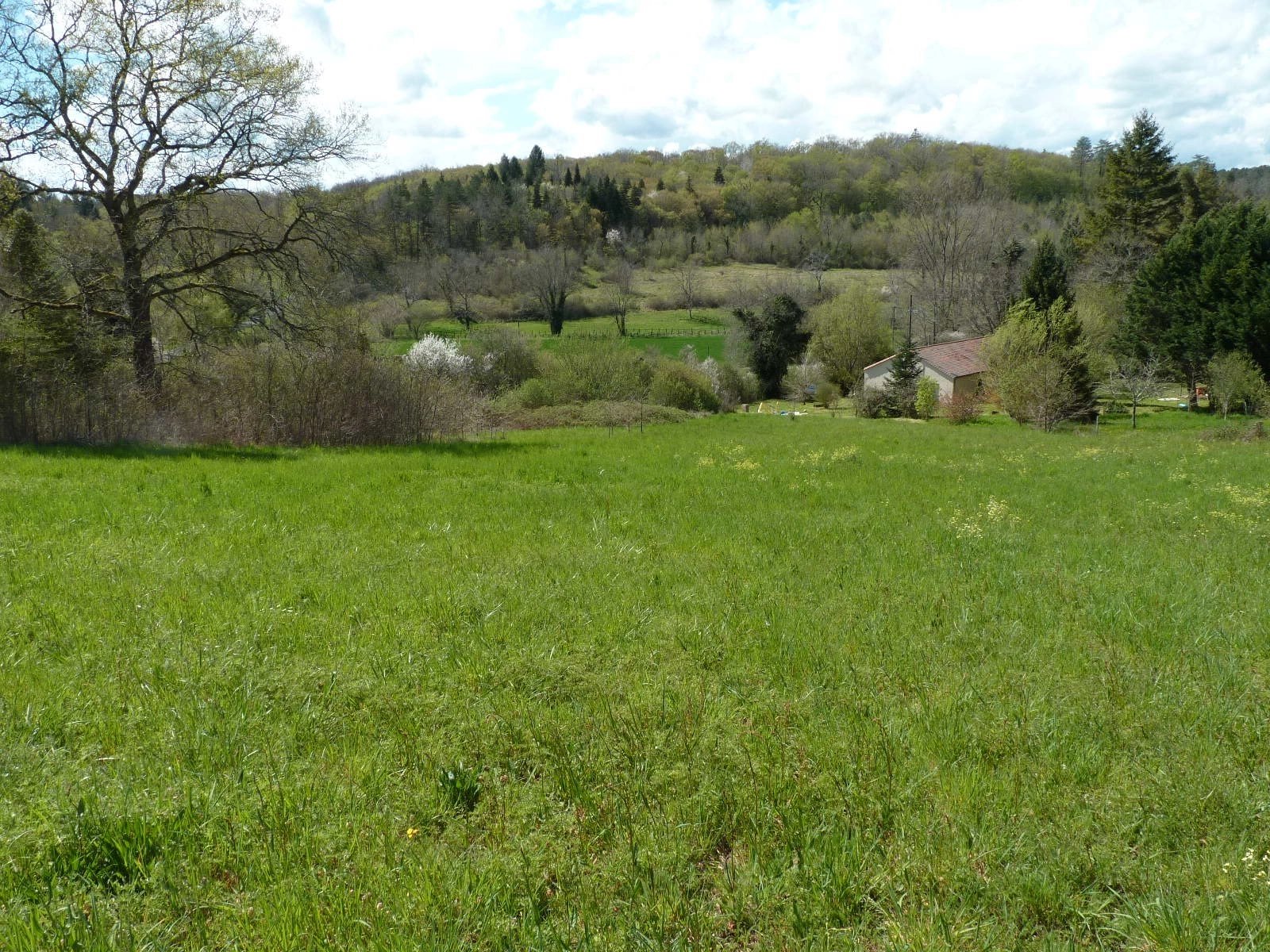 Super plot of land with views and walking distance to town