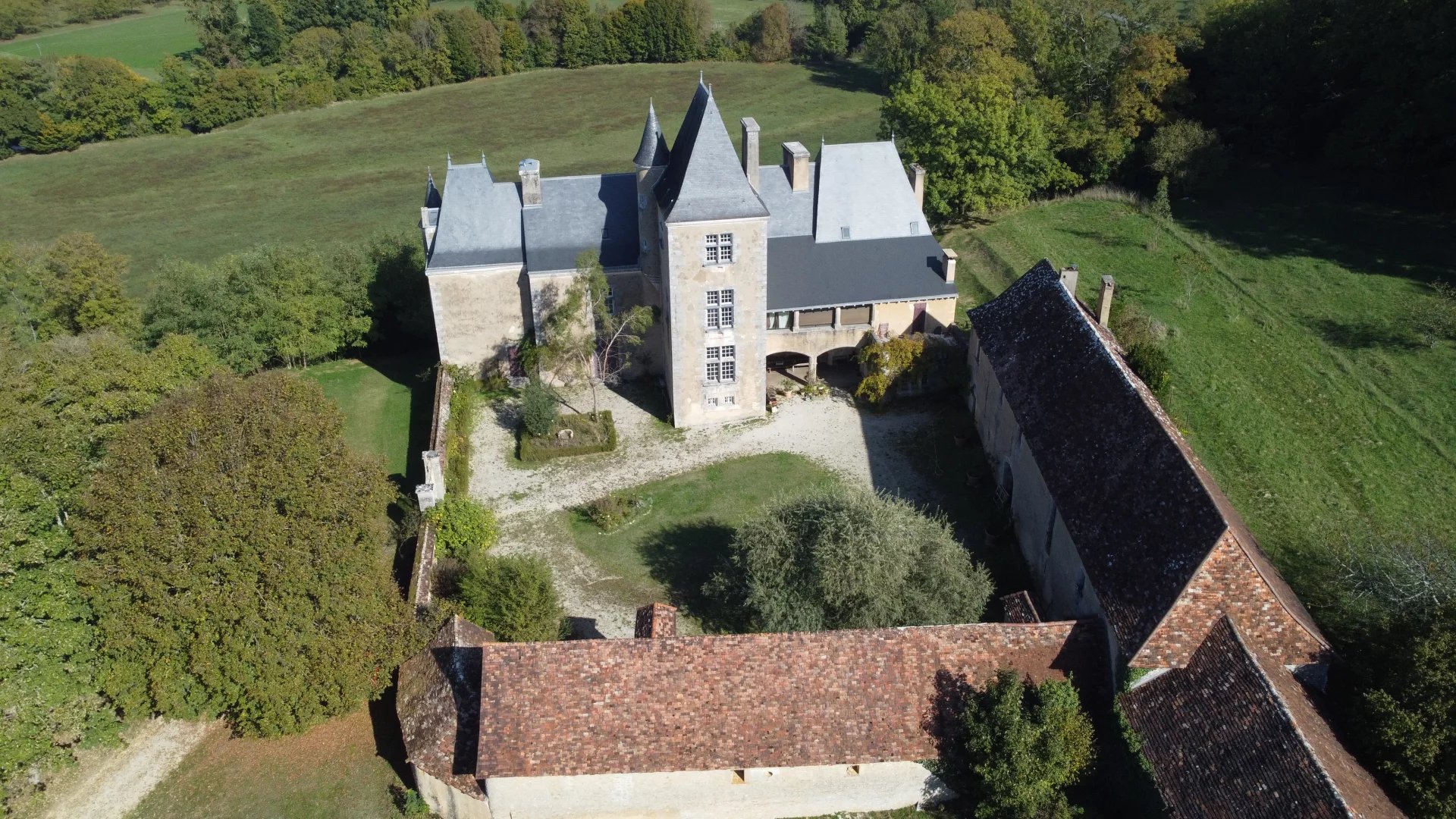 Magnificent 16th Century castle for sale