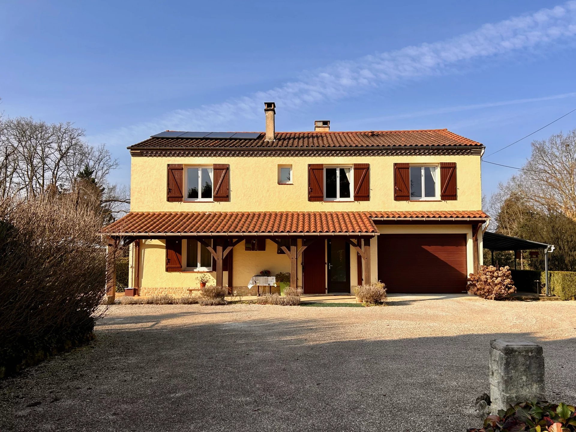 Maison flexible avec piscine et potentiel de développement près de Sarlat