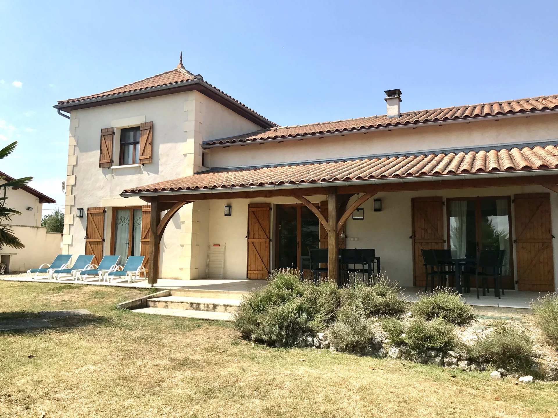 Maison contemporaine avec piscine