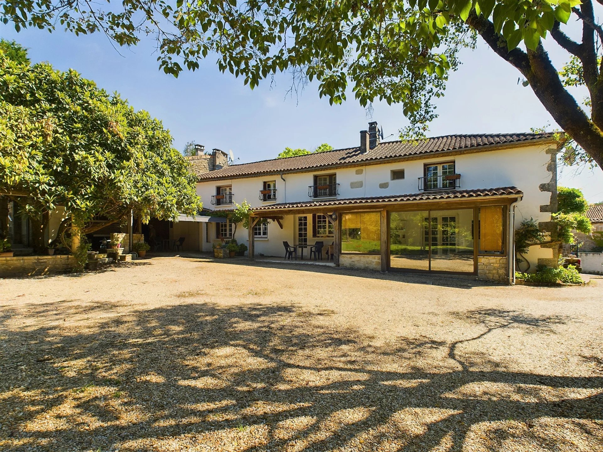 Belle propriété avec piscine et parc arboré