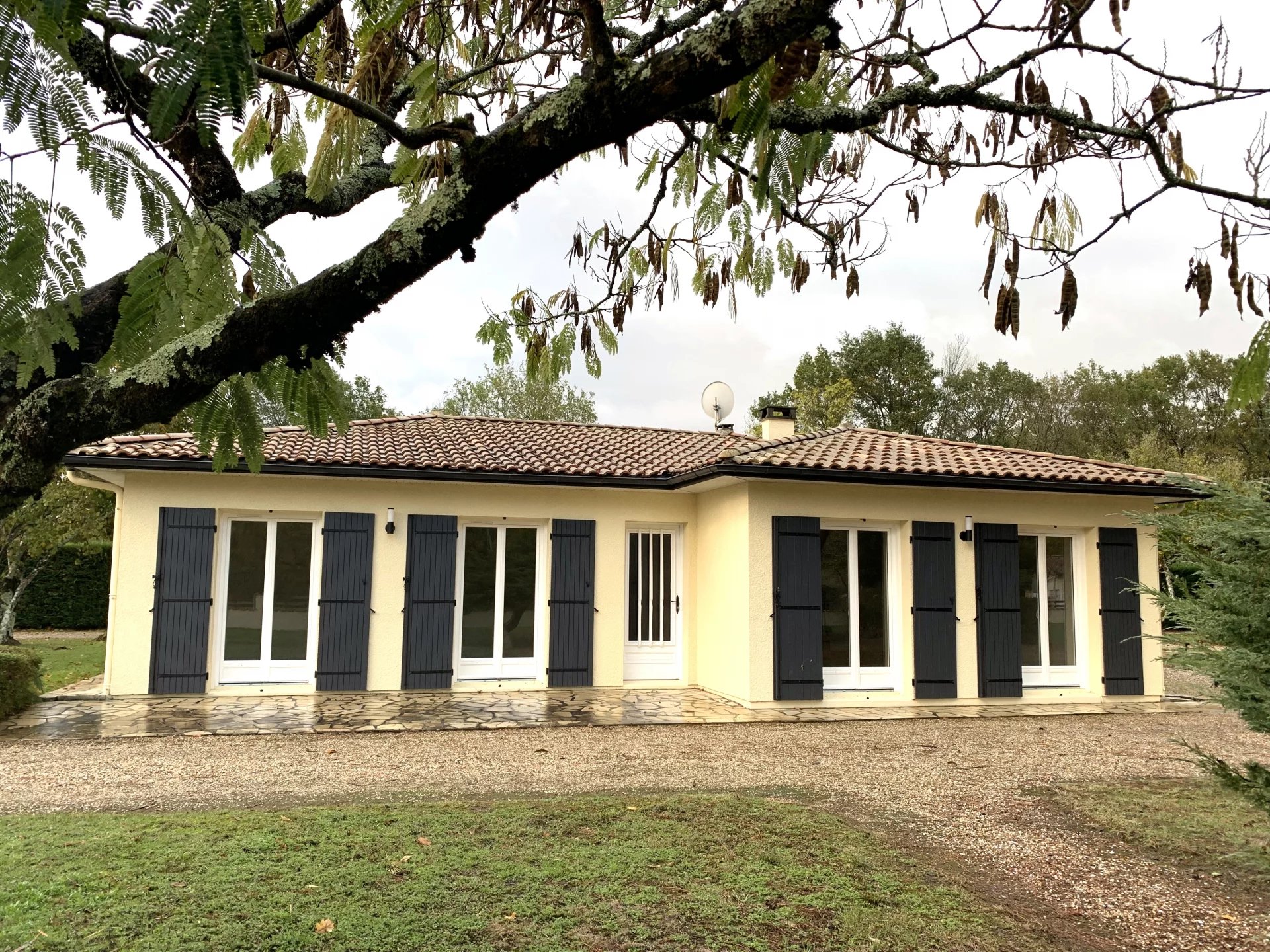 Bungalow, 3 bedrooms, over 3000m² of land, less than an hour from Bordeaux