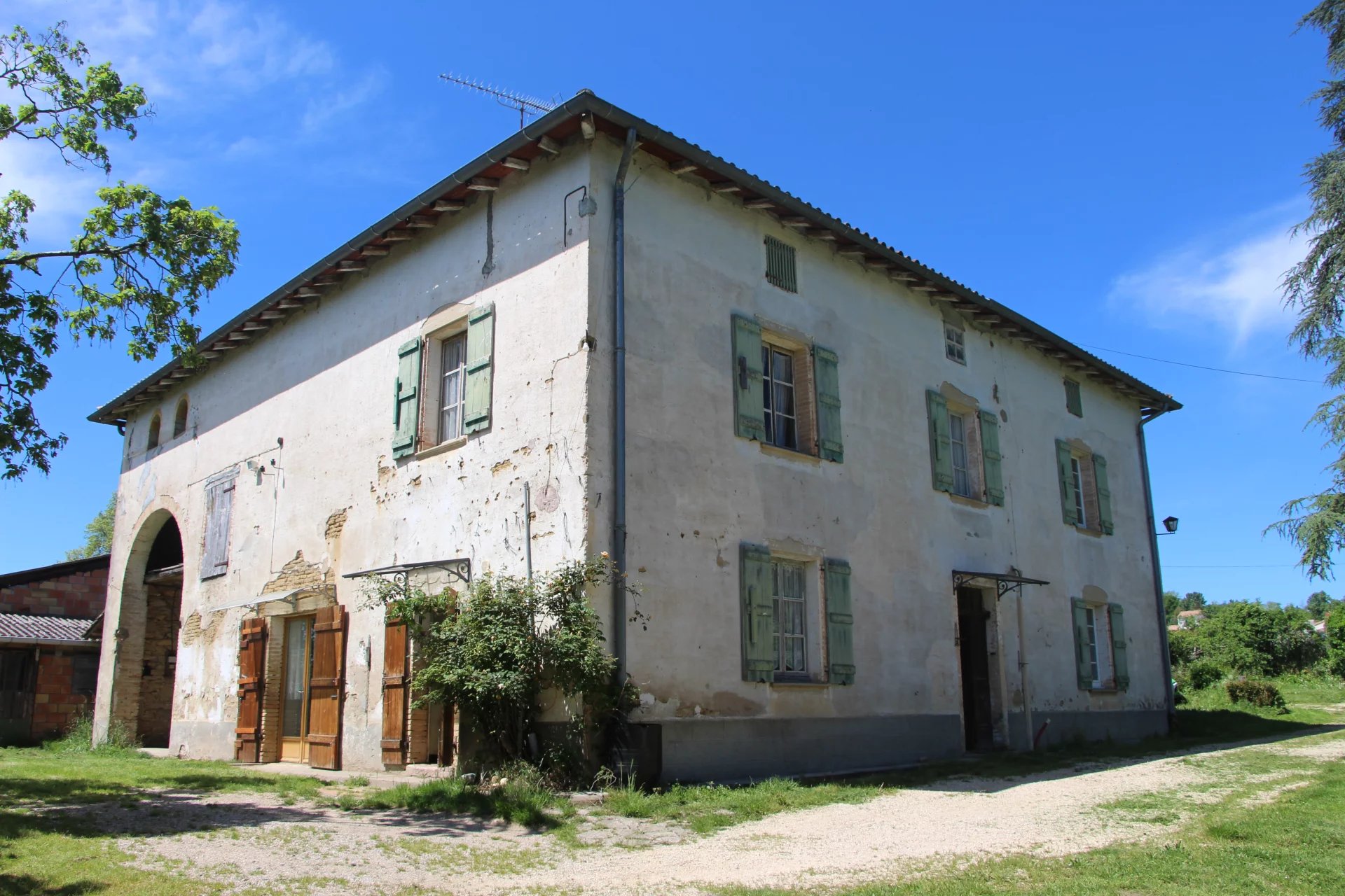 Ancien corps de ferme à rafraîchir