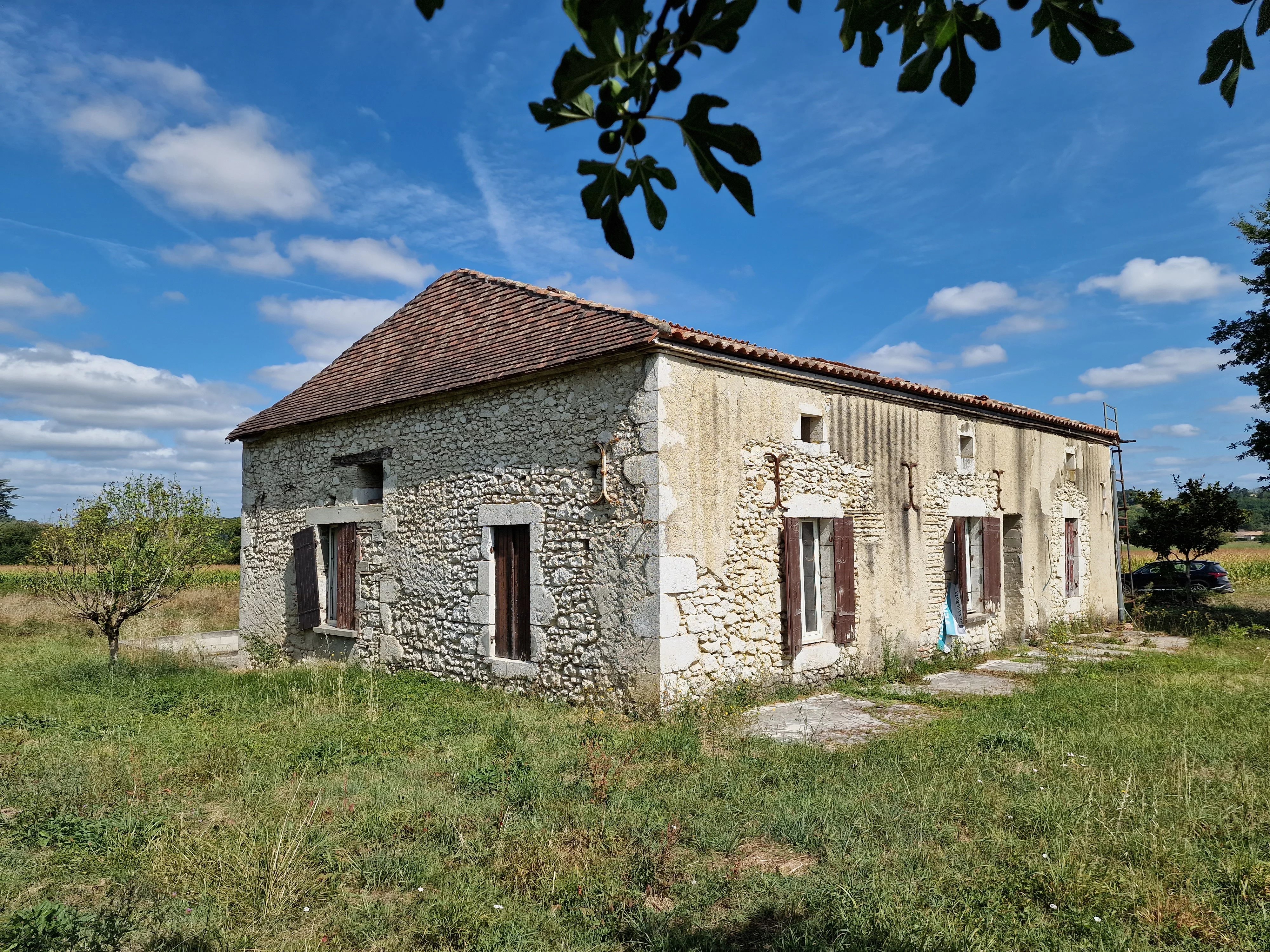 Charming stone house on edge of village