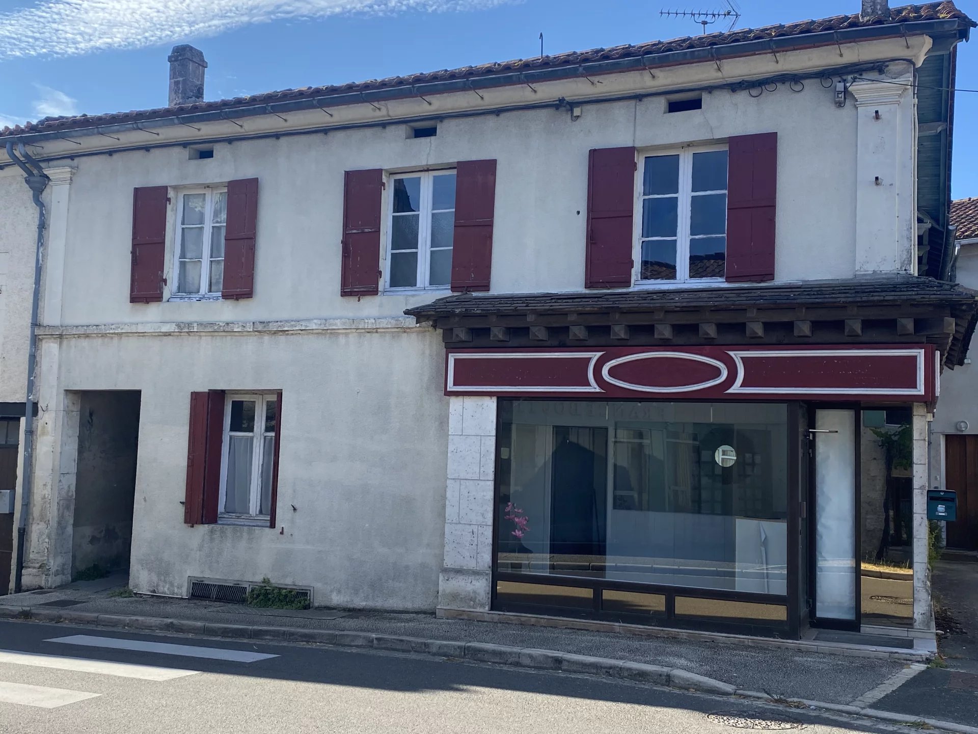 Maison de village de 4 chambres avec jardin et potentiel atelier