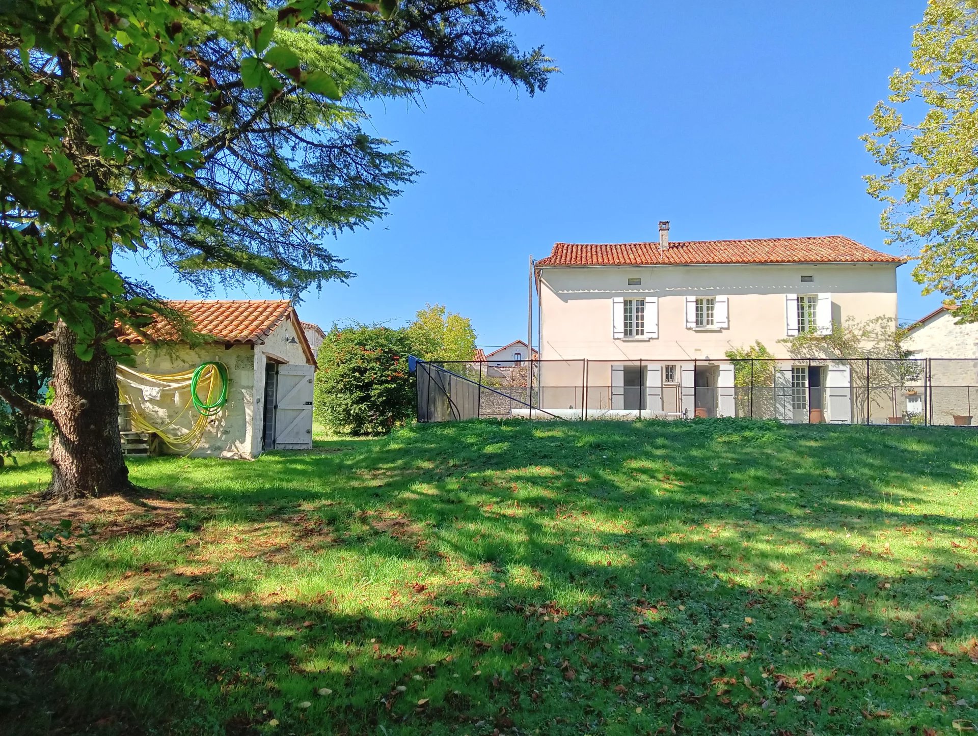 Ensemble de 2 maisons, piscine et pigeonnier à la campagne