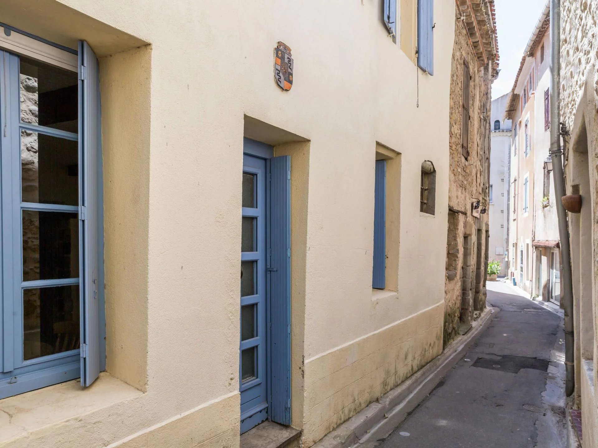 Character 2 bedroom village house in the heart of the minervois region