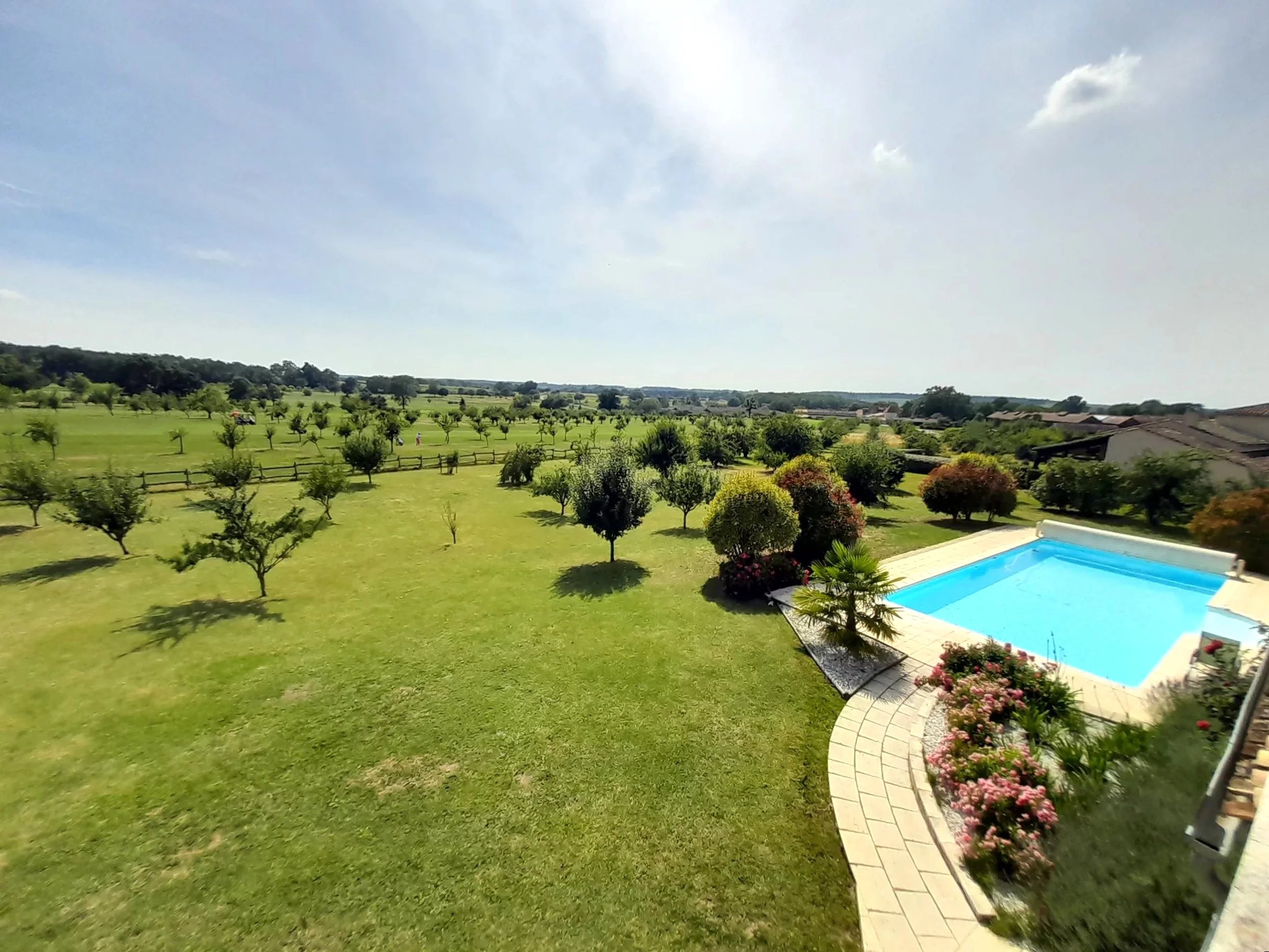 Superbe villa avec piscine sur le domaine du prestigieux Château des Vigiers Golf and Country Club