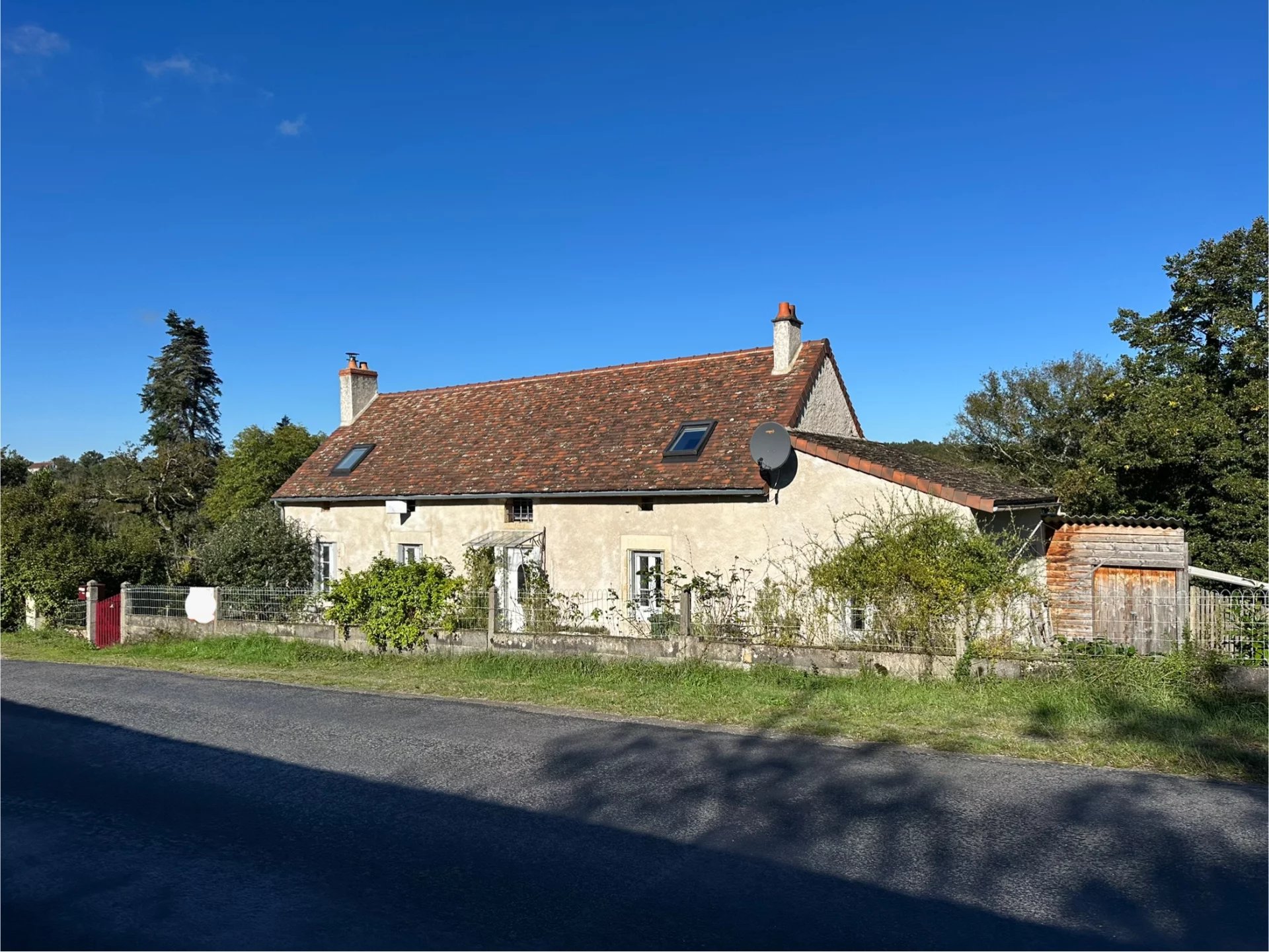 Country property with lovely outside and inside spaces