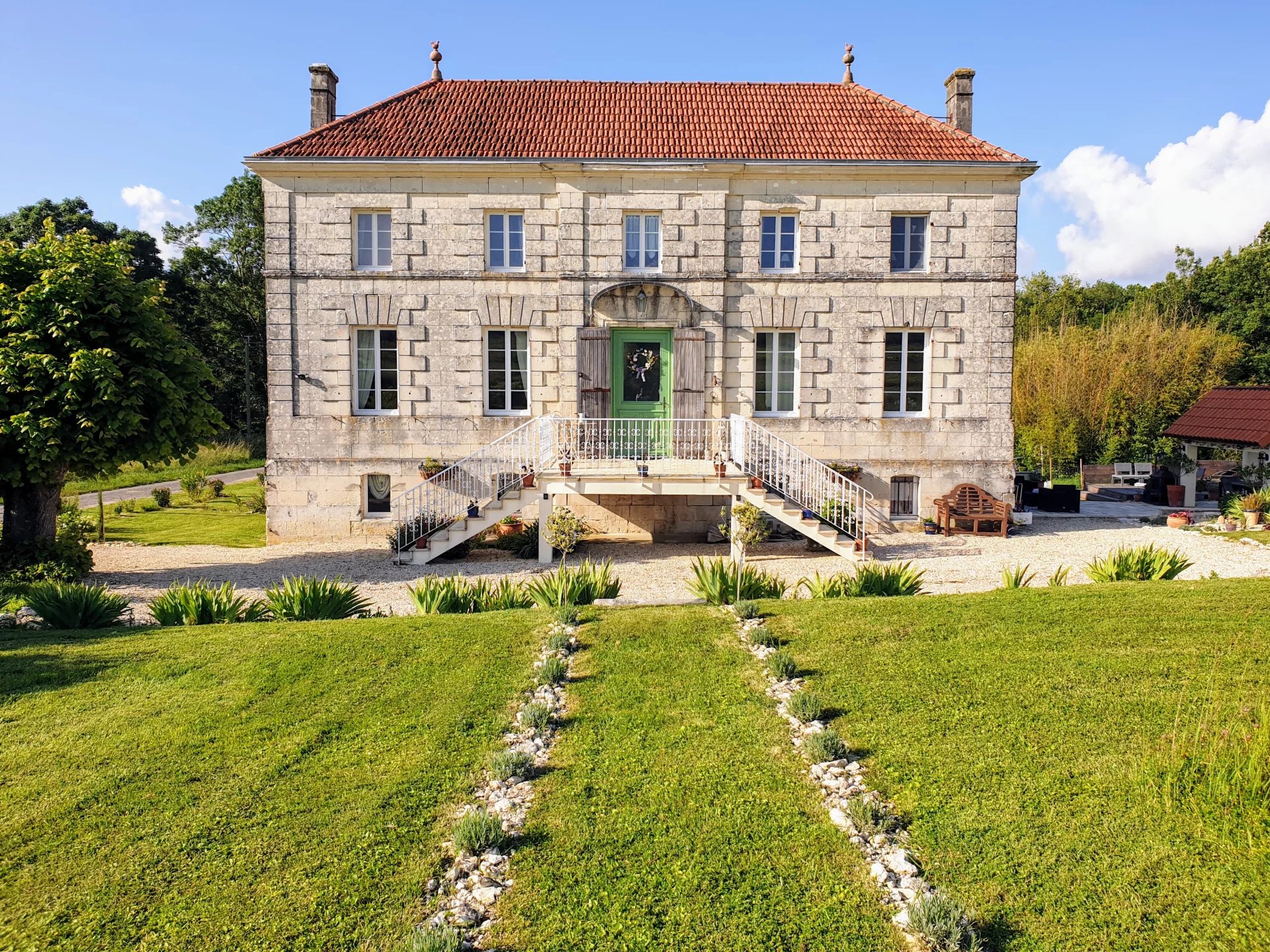 Belle maison bourgeoise avec maison d'amis et piscine