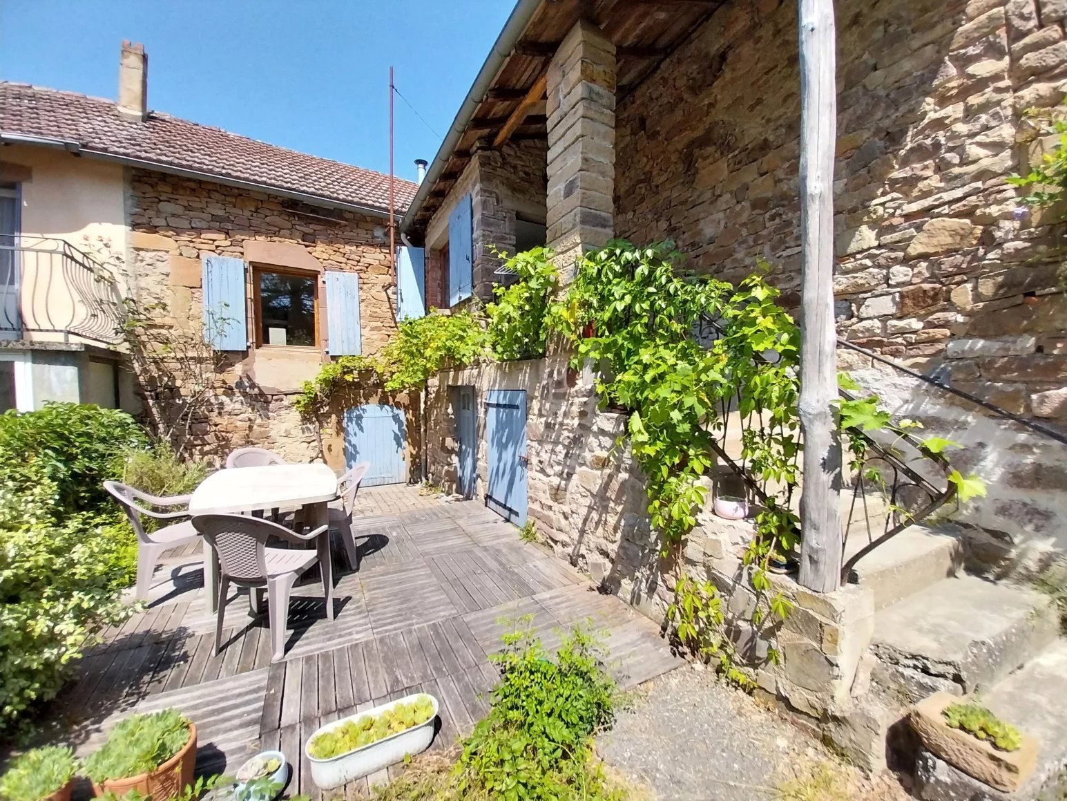 Maison de village de 2/3 chambres avec terrasse