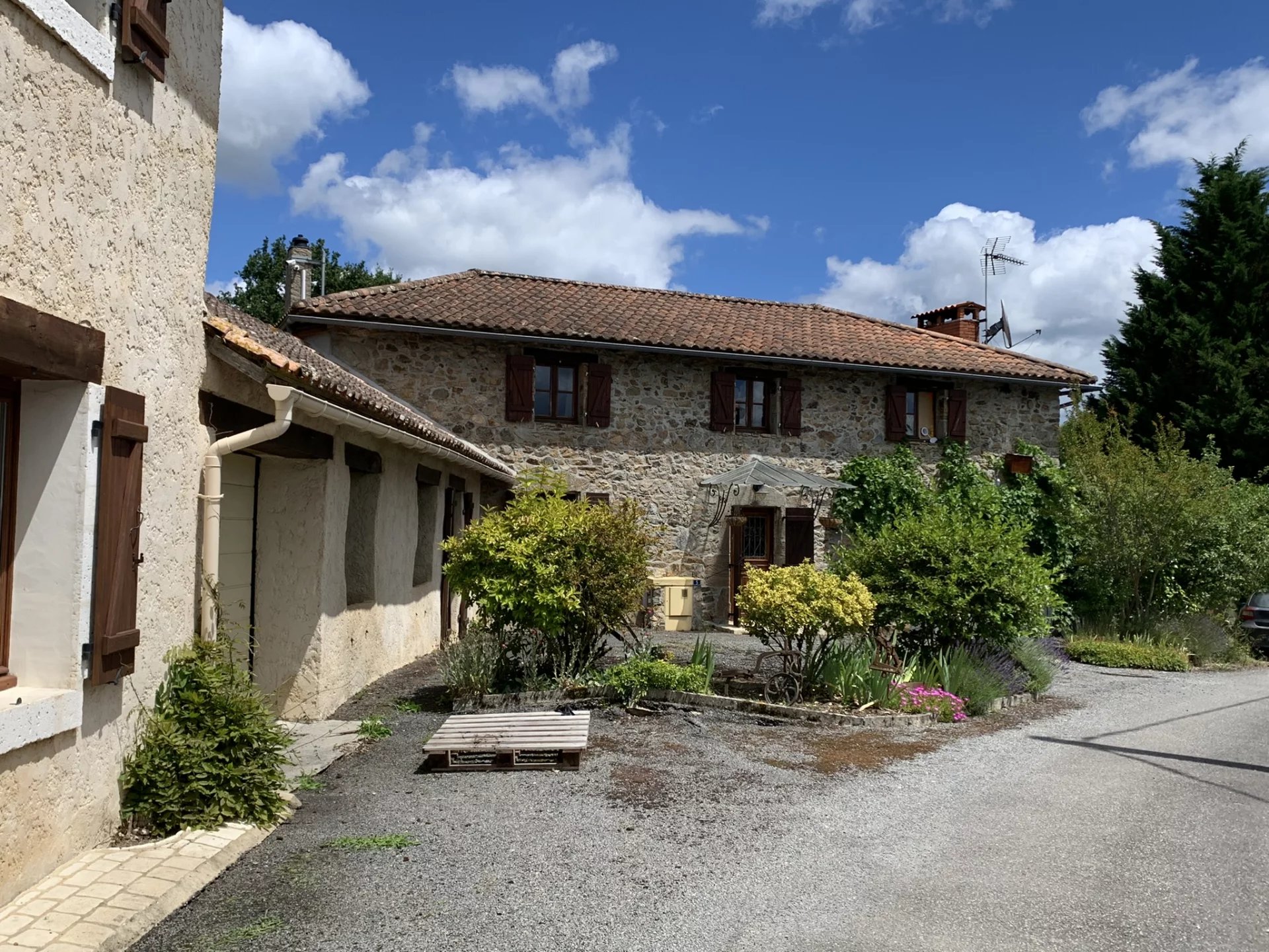 2 Superbes Propriétés, Jardin magnifique et piscine