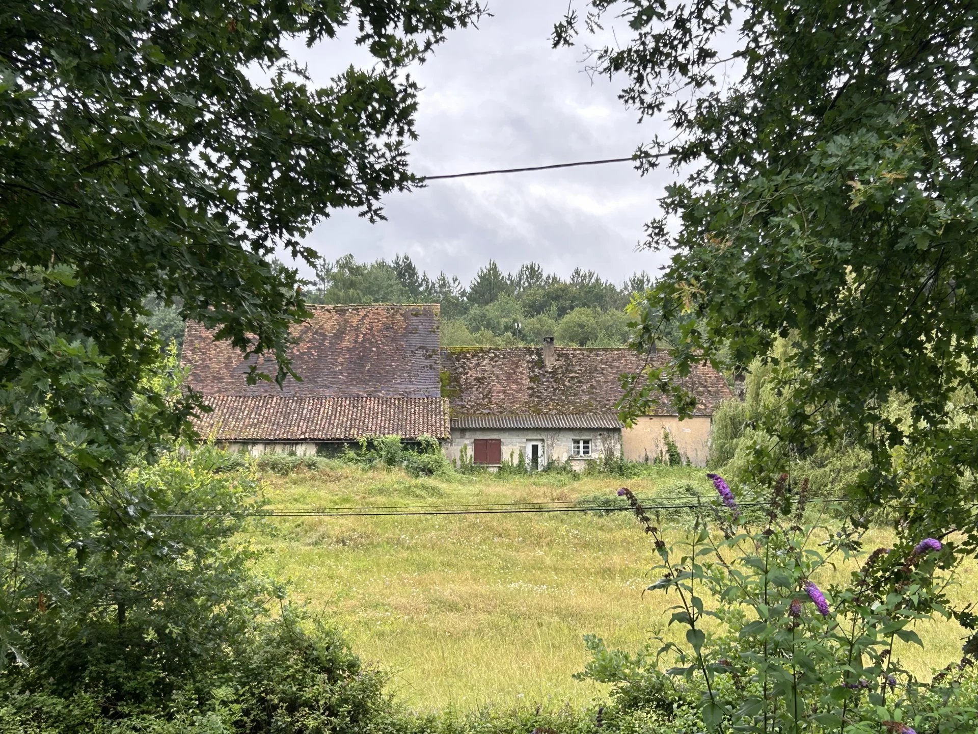 Charmante ferme périgourdine avec terrain à rénover