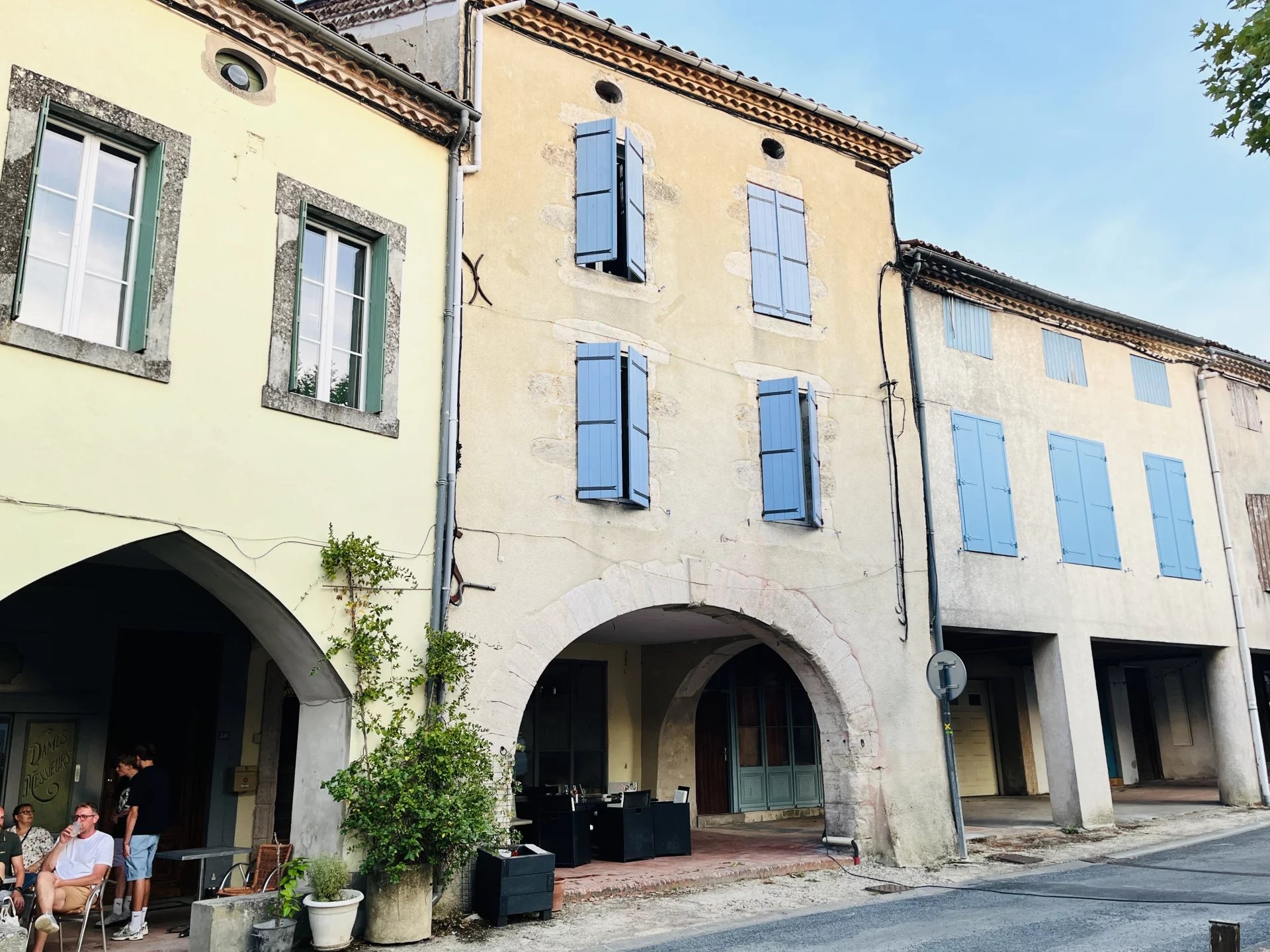 Maison de Village à Sos : Solution Clé en Main - Vendue Entièrement Meublée