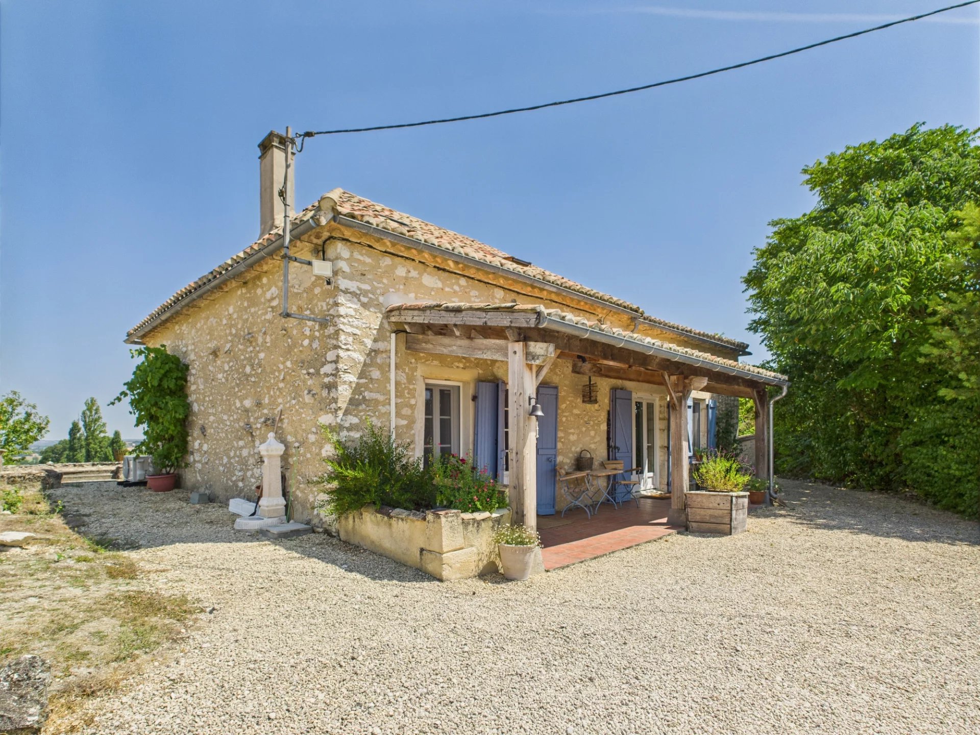 Lovely Stone property with views and close to a bastide town