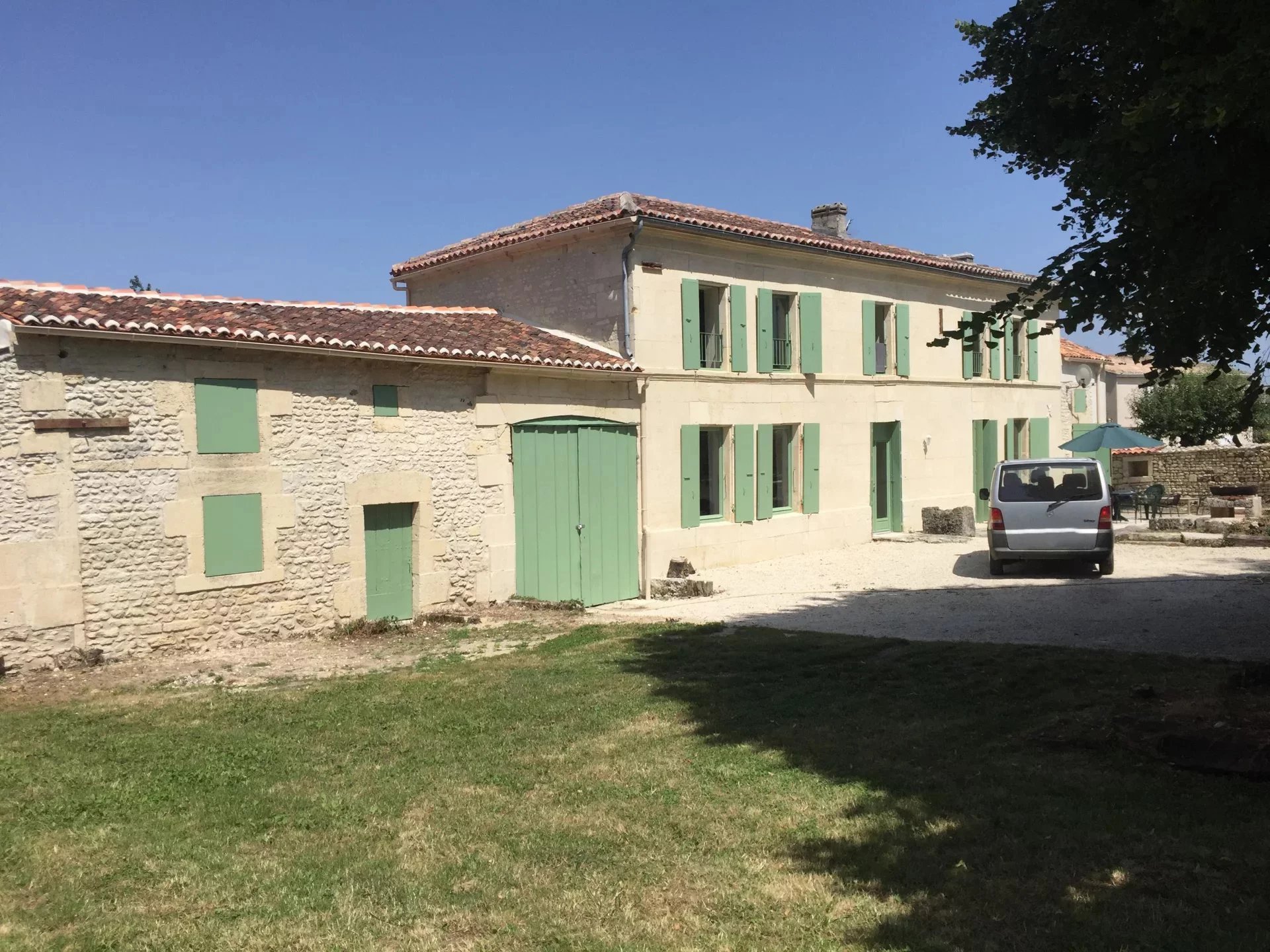 Maison Charentaise en pierre à 12 km de Cognac