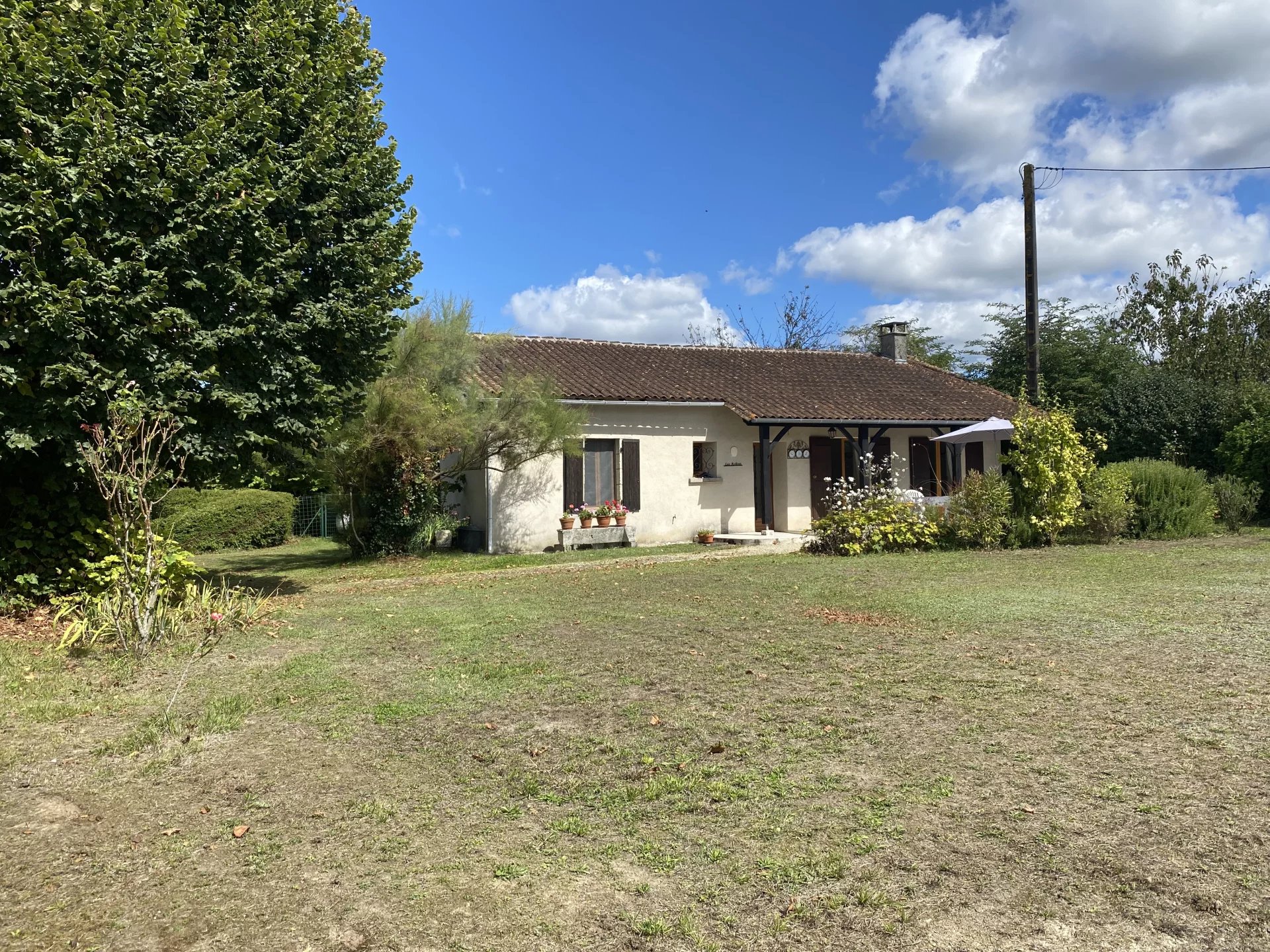 Maison de 3 chambres avec piscine dans un hameau calme