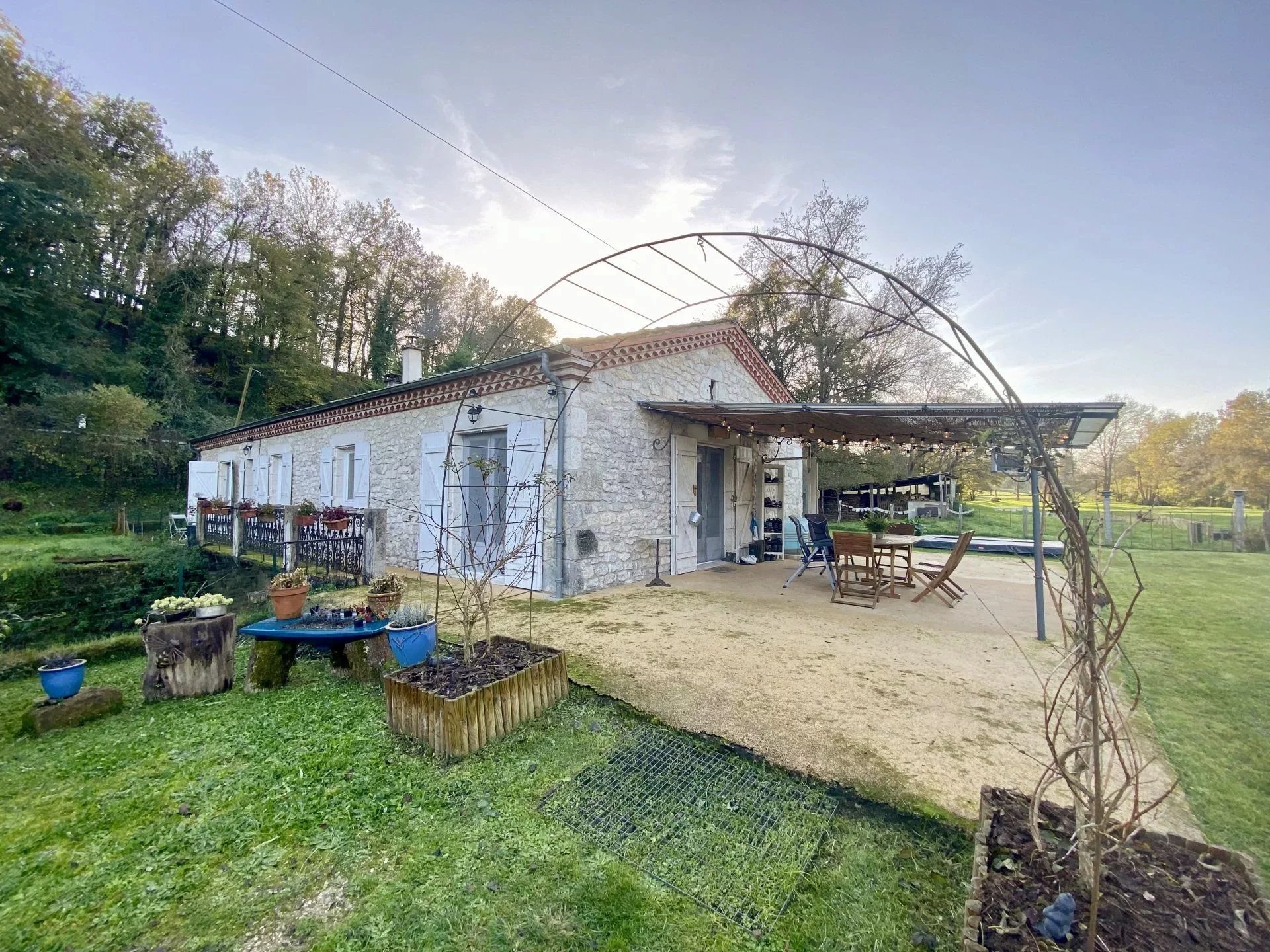 Renovated former mill near the charming bastide of Monflanquin