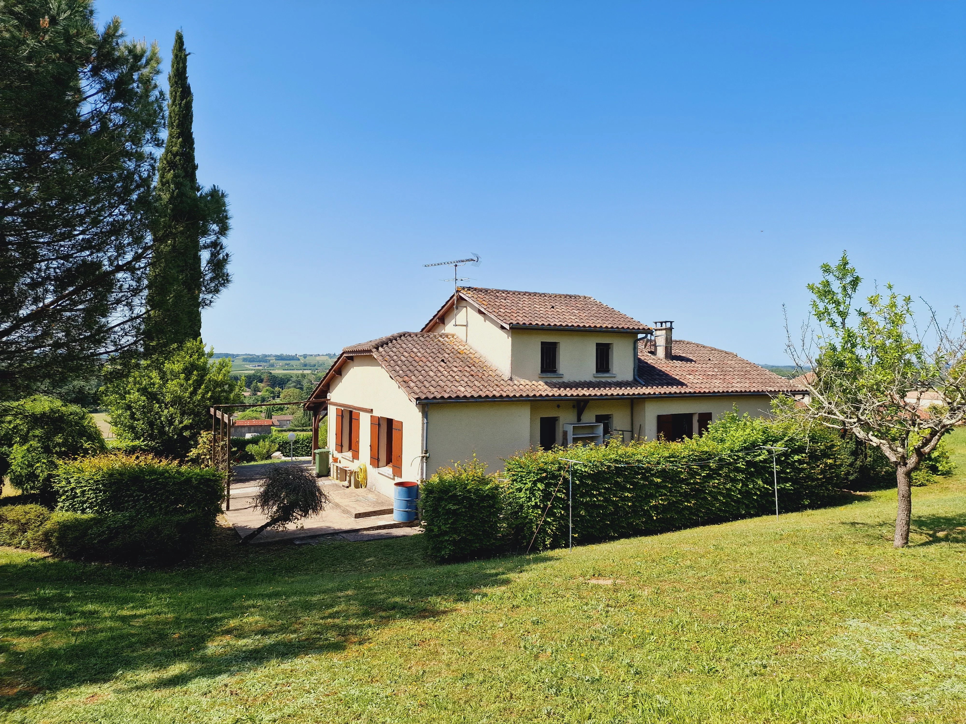 Maison de 4 chambres avec piscine et belle vue