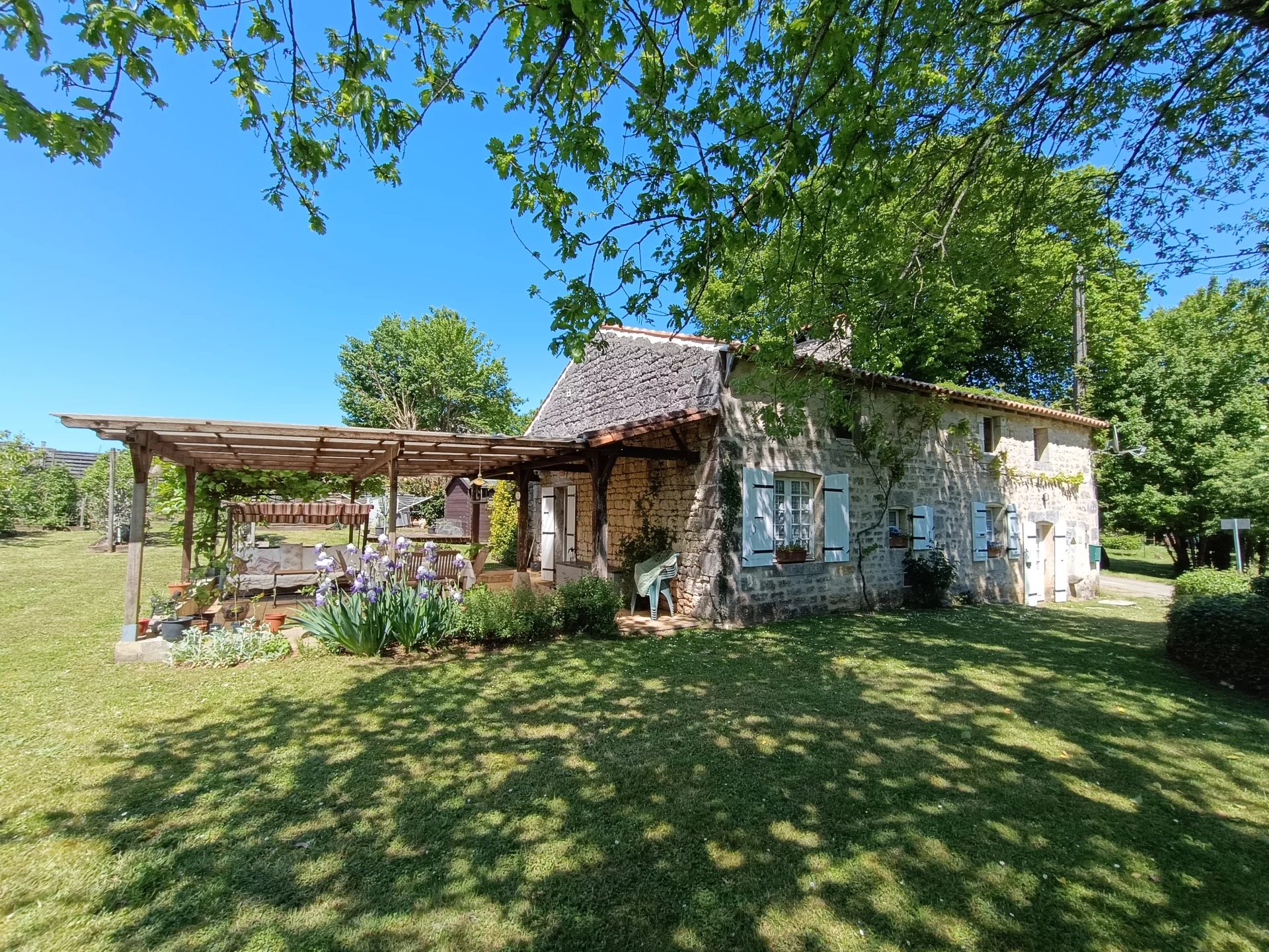 Très belle charentaise avec vues sur la campagne