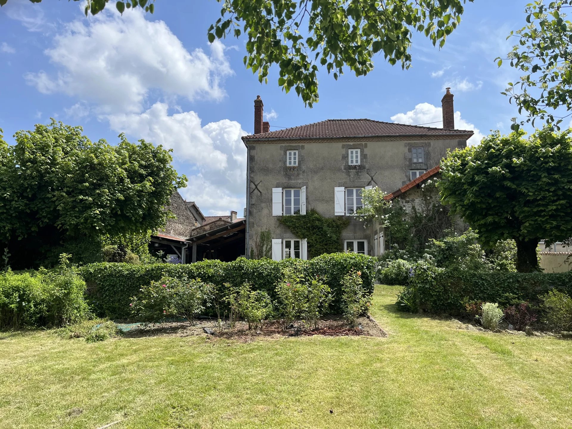 Maison de Maitre avec piscine et Spa au centre bourg
