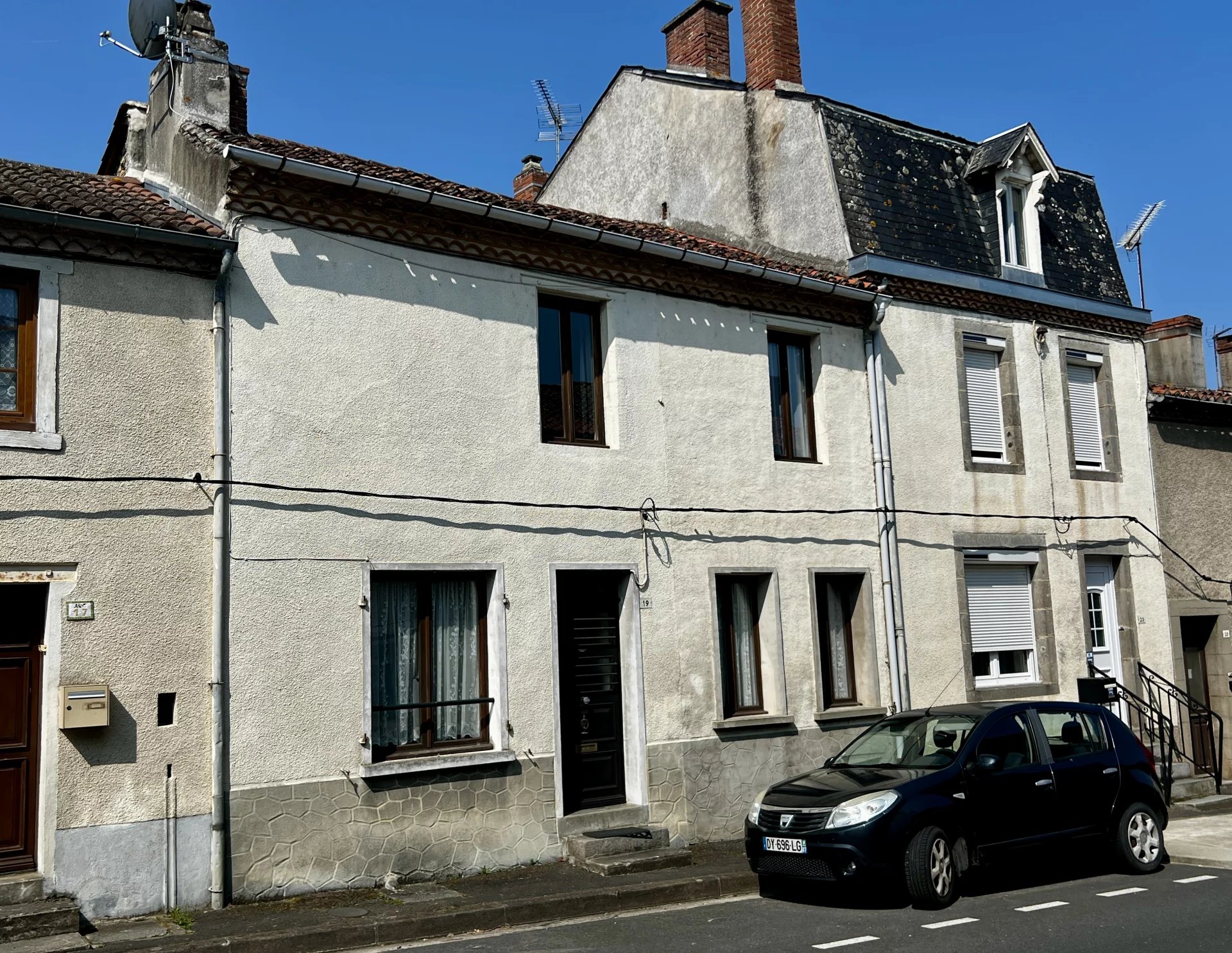 Spacious Townhouse with Sunny Terrace and Garden – Le Dorat