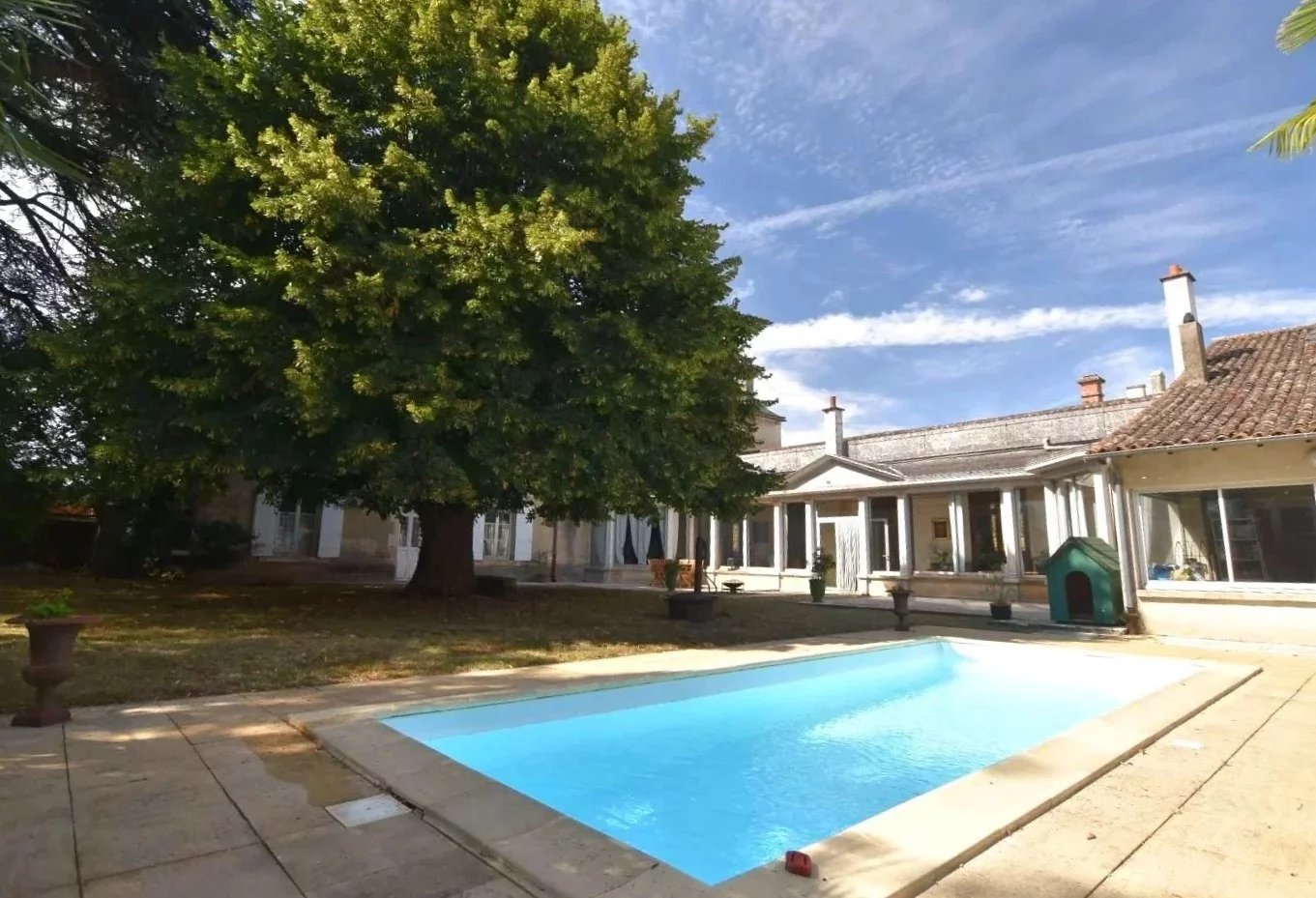 Grand town house with large walled garden & in-ground pool