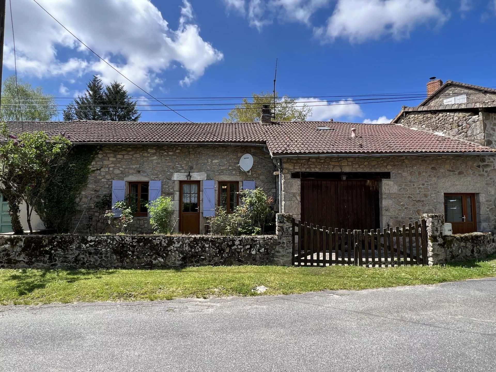 Jolie maison en pierre avec 3 chambres