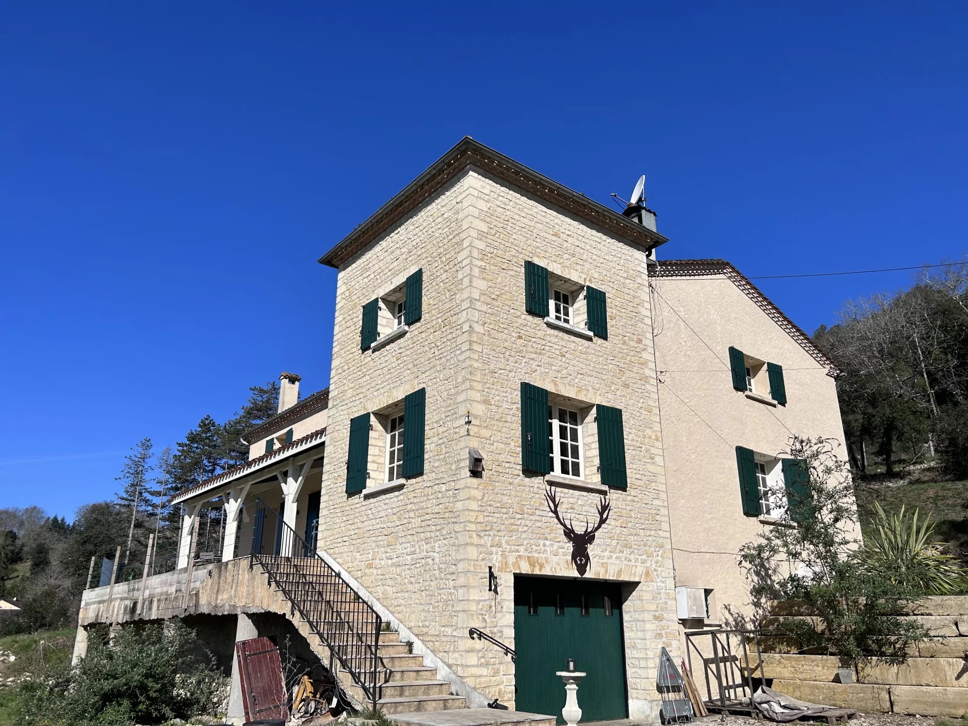 Jolie maison en pierre avec vue exceptionnelle