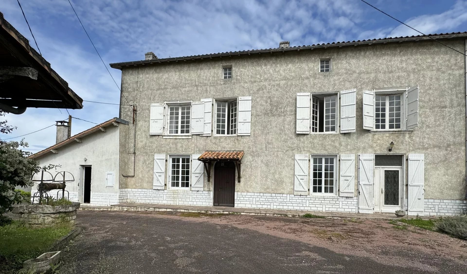 Spacious old farm house close to the village of Villefagnan