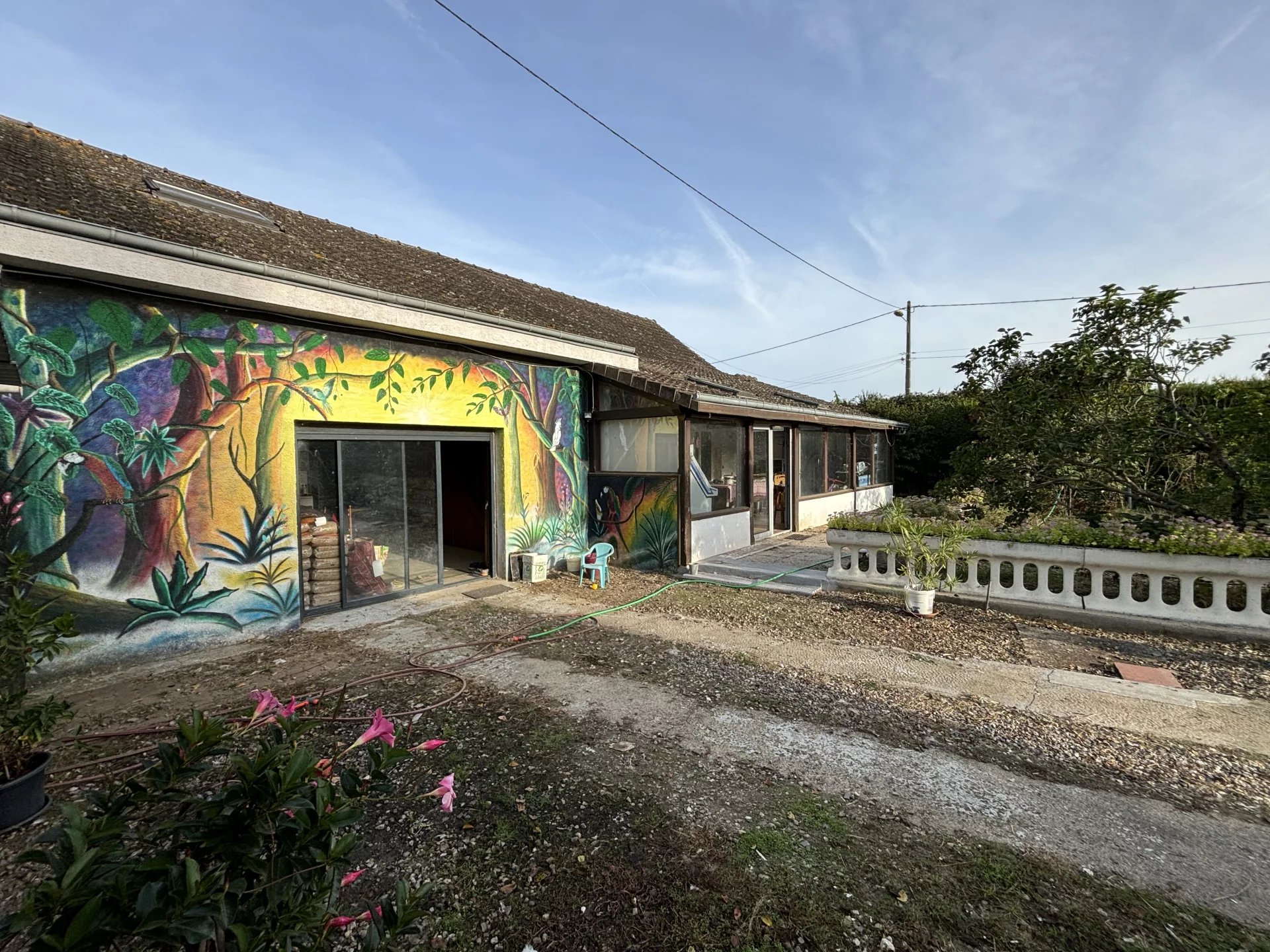 Grande maison à rénover dans un beau hameau