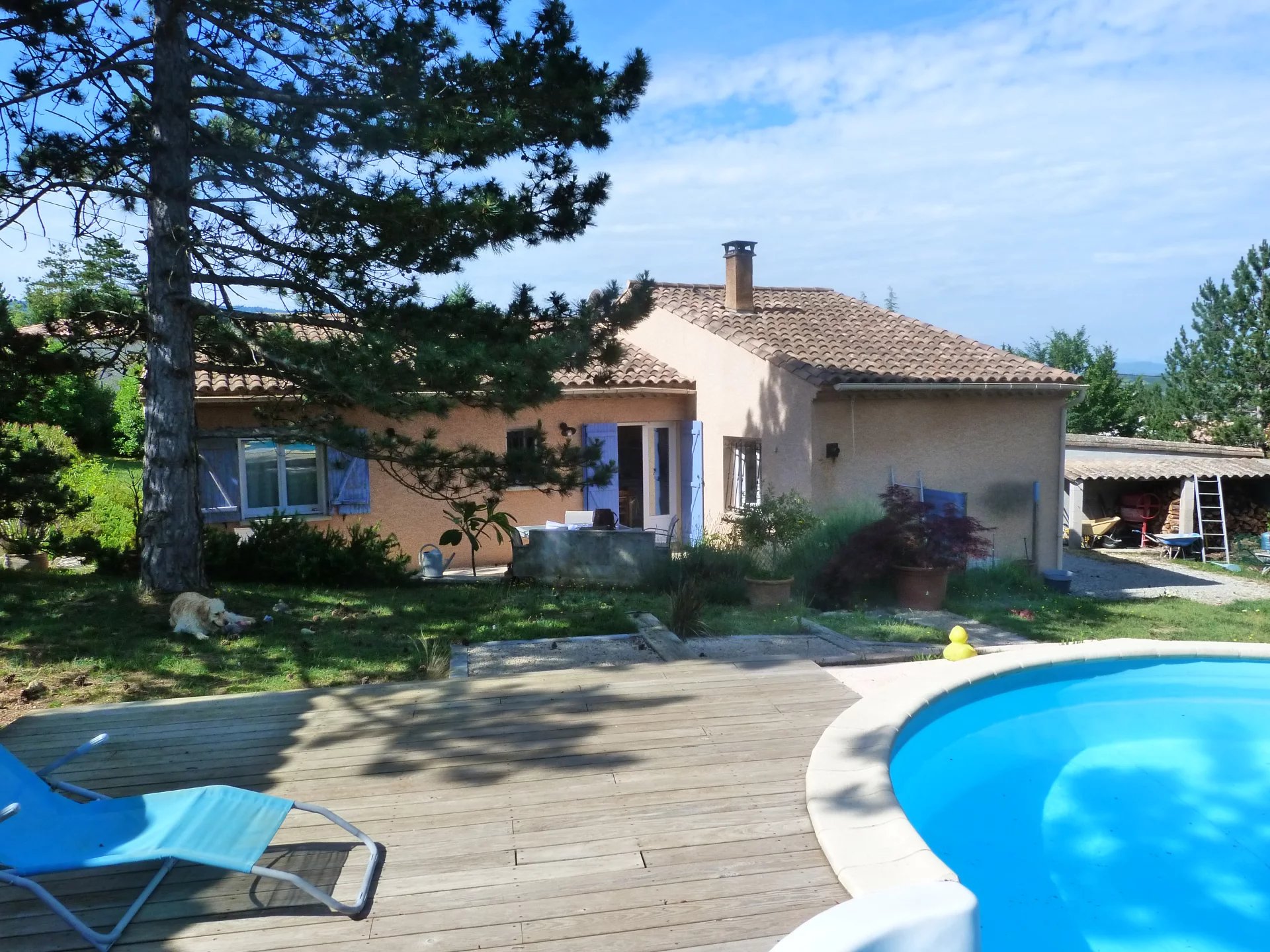 Charming 3 bedroom house with pool in mature gardens