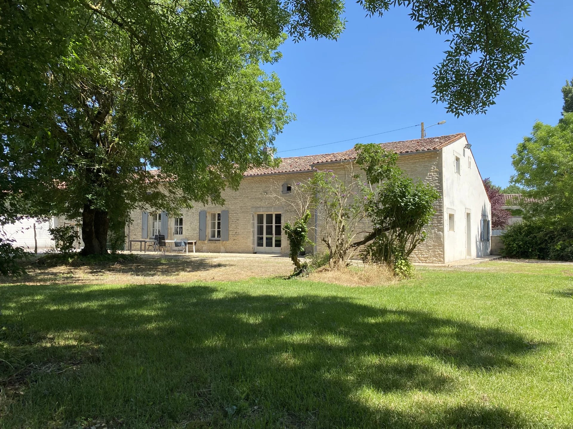 Charming stone property with pool in a tranquil hamlet