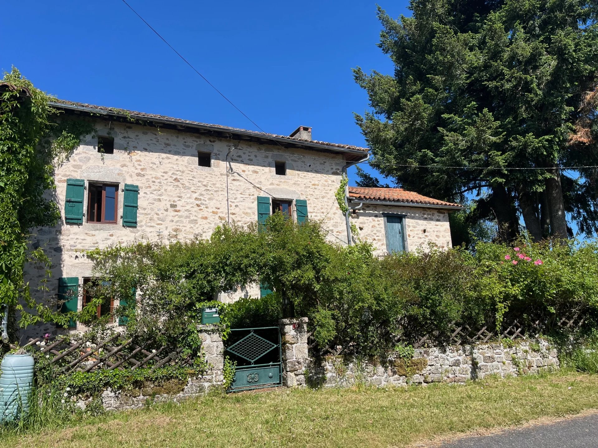 Jolie maison en pierre de 3 chambres