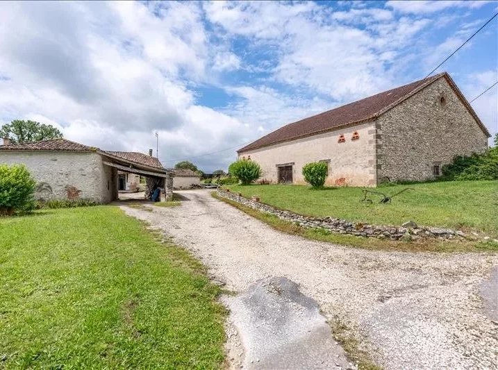 Countryside property with stunning views and endless potential