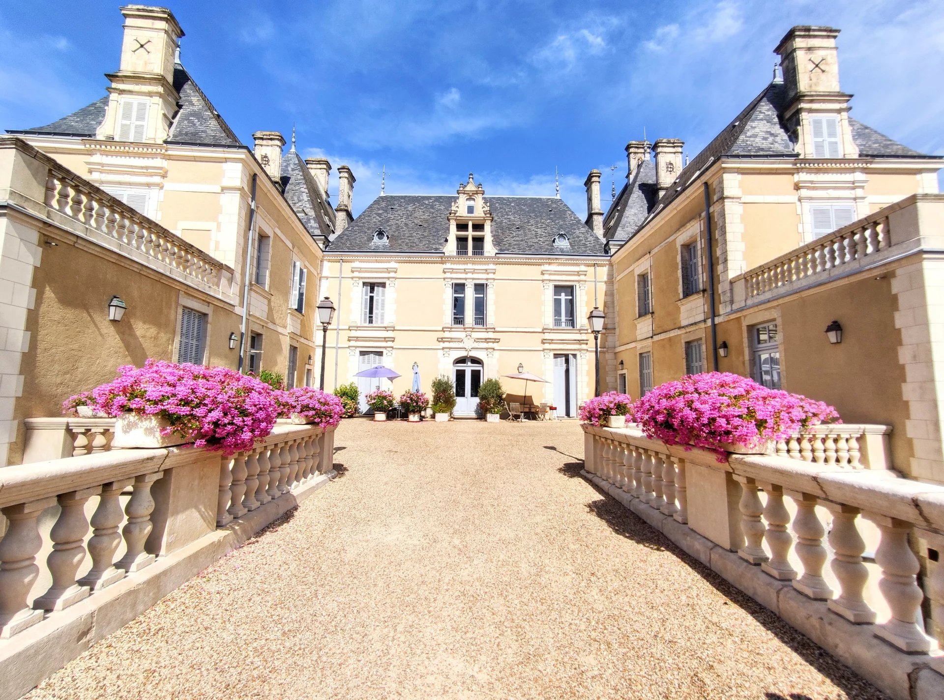 2 bedroom apartment in Chateau