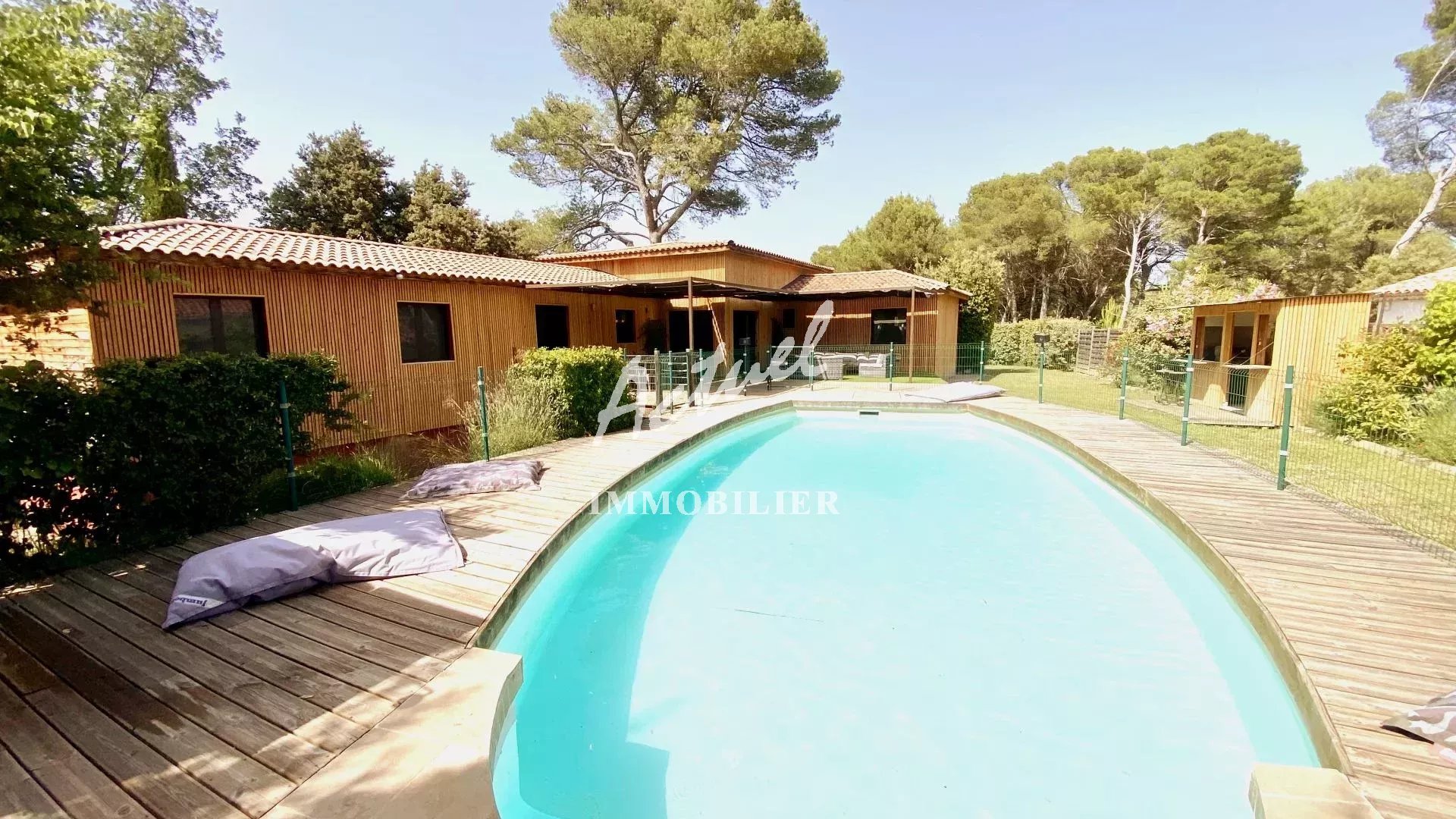 CONTEMPORARY HOUSE 2008 6 ROOMS OF 146M² WITH GARDEN, DOUBLE GARAGE AND SWIMMING POOL