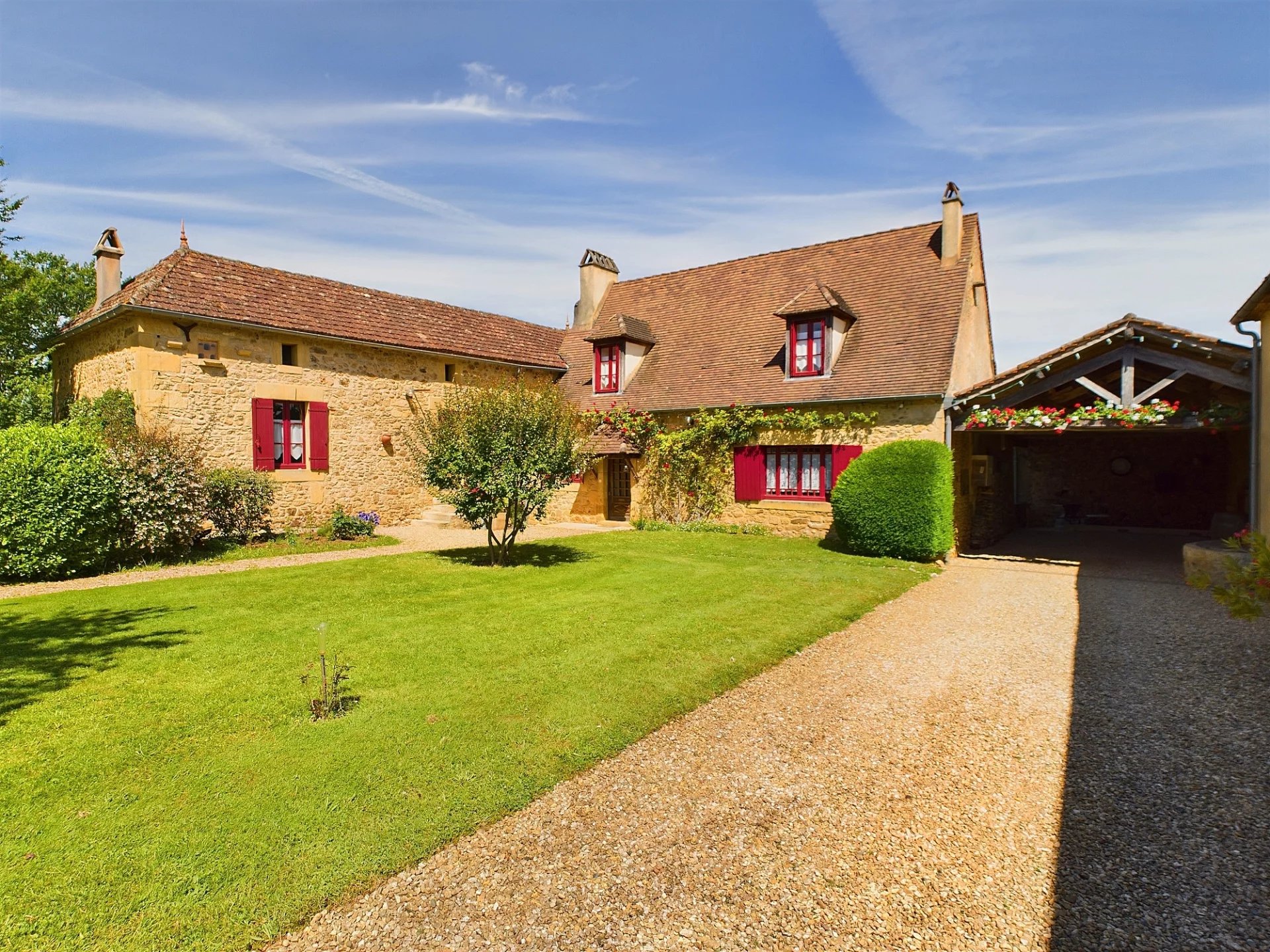 Charming stone property with 2 guest houses and a pool