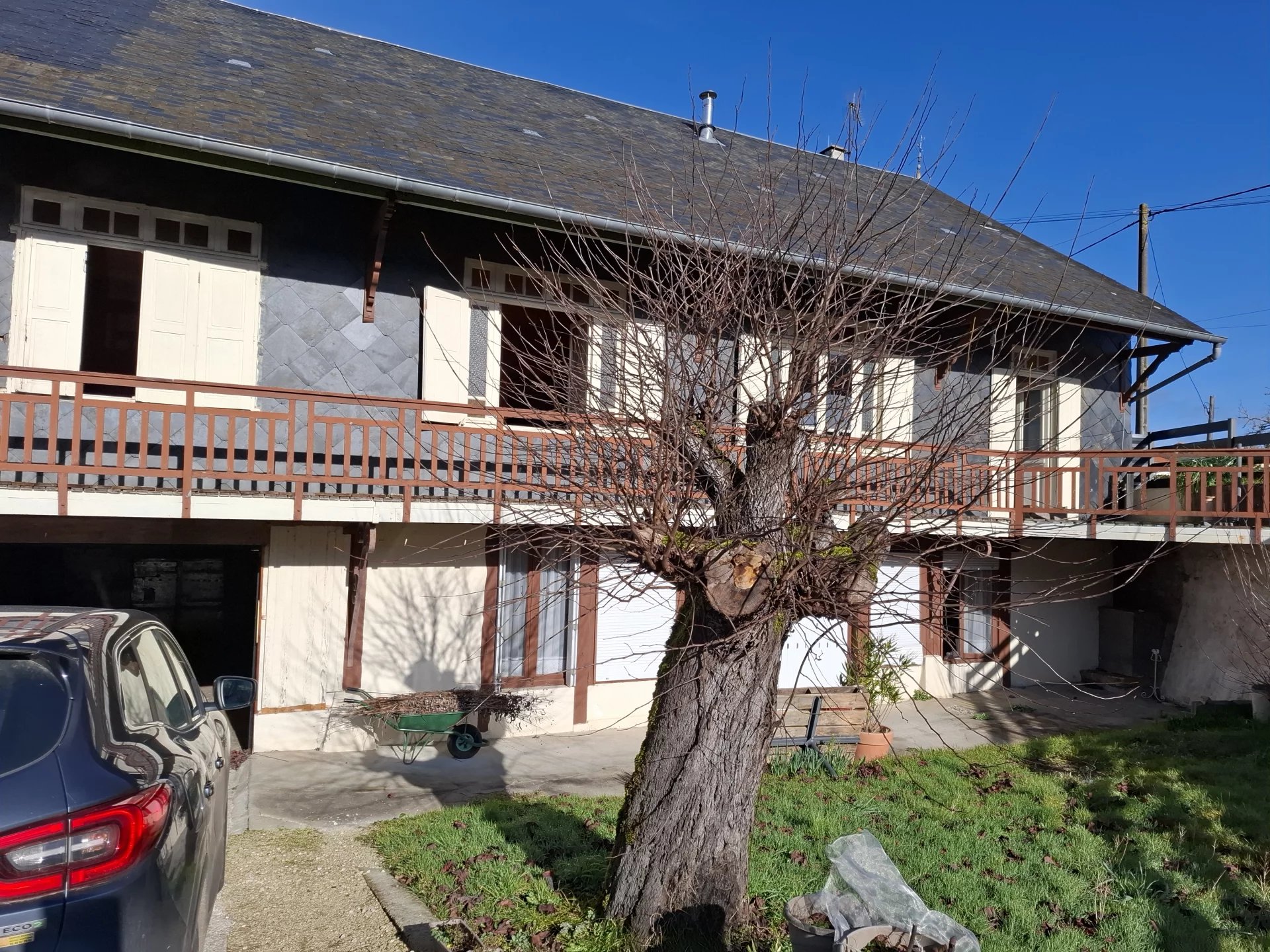 Spacious Chalet with additional land, close to centre of popular market town