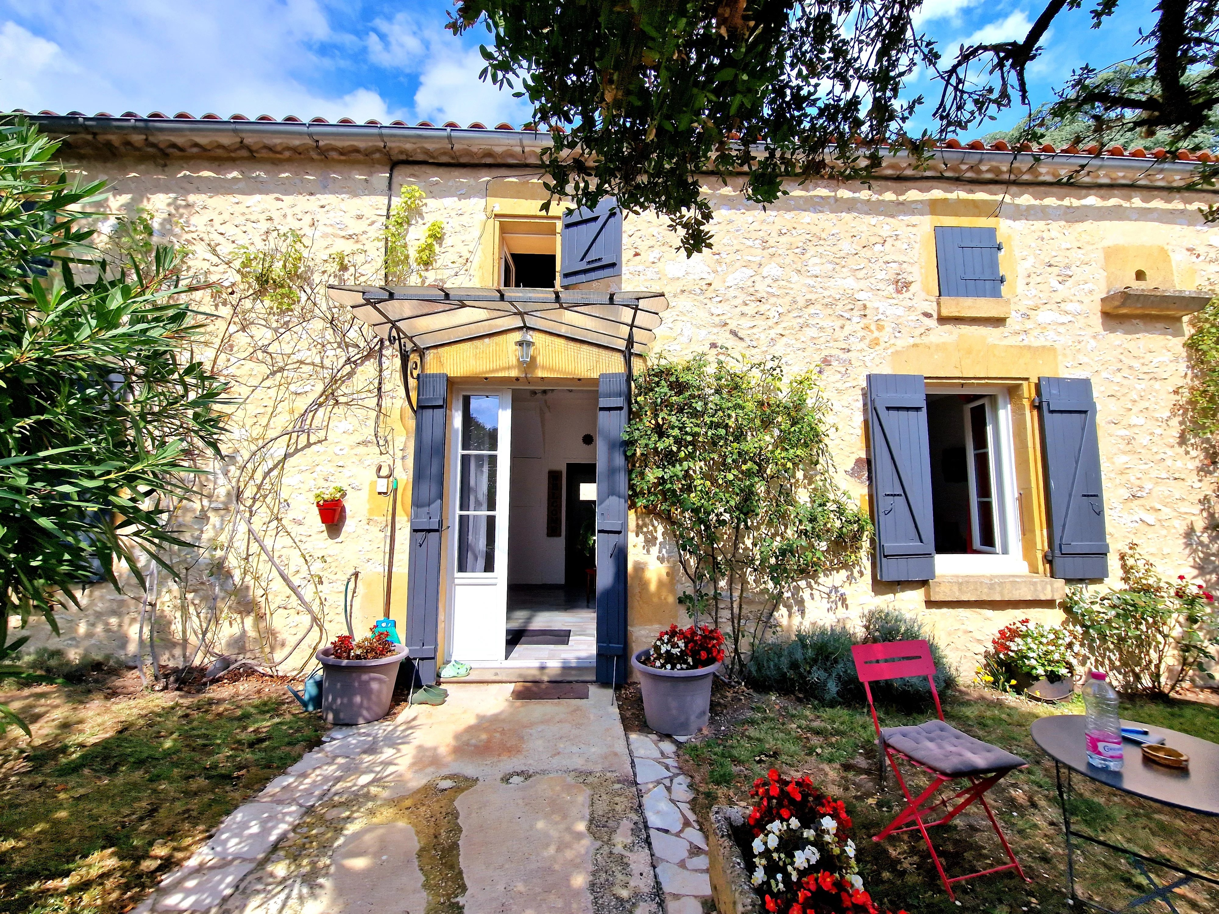 Maison de village en pierre avec 4 chambres et 2 salles de bains