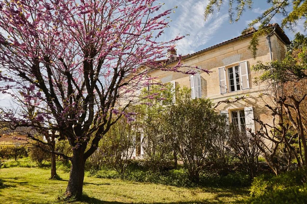 Deux maisons rénovées avec goût