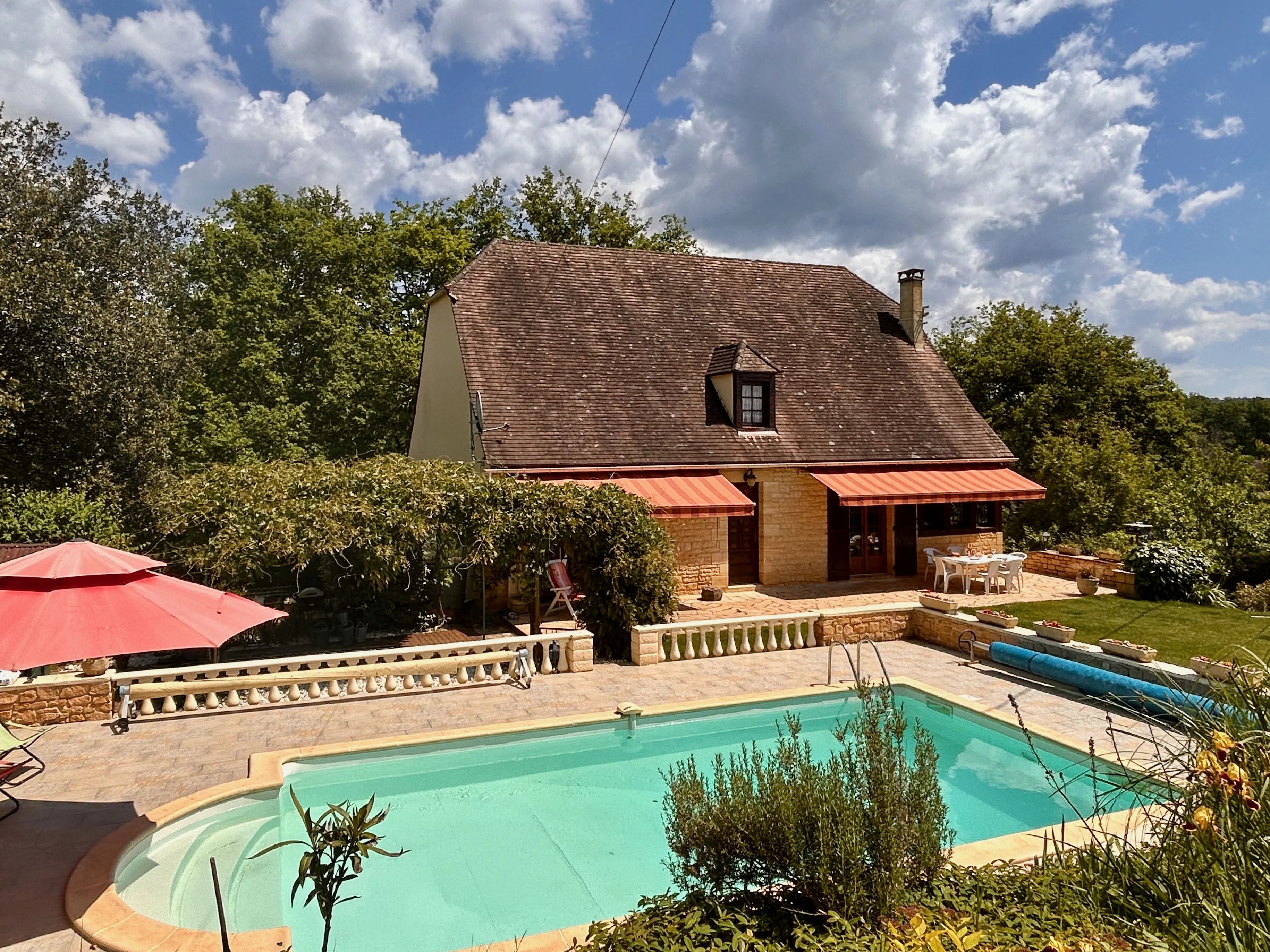 Maison de 4 chambres avec piscine, près de Sarlat