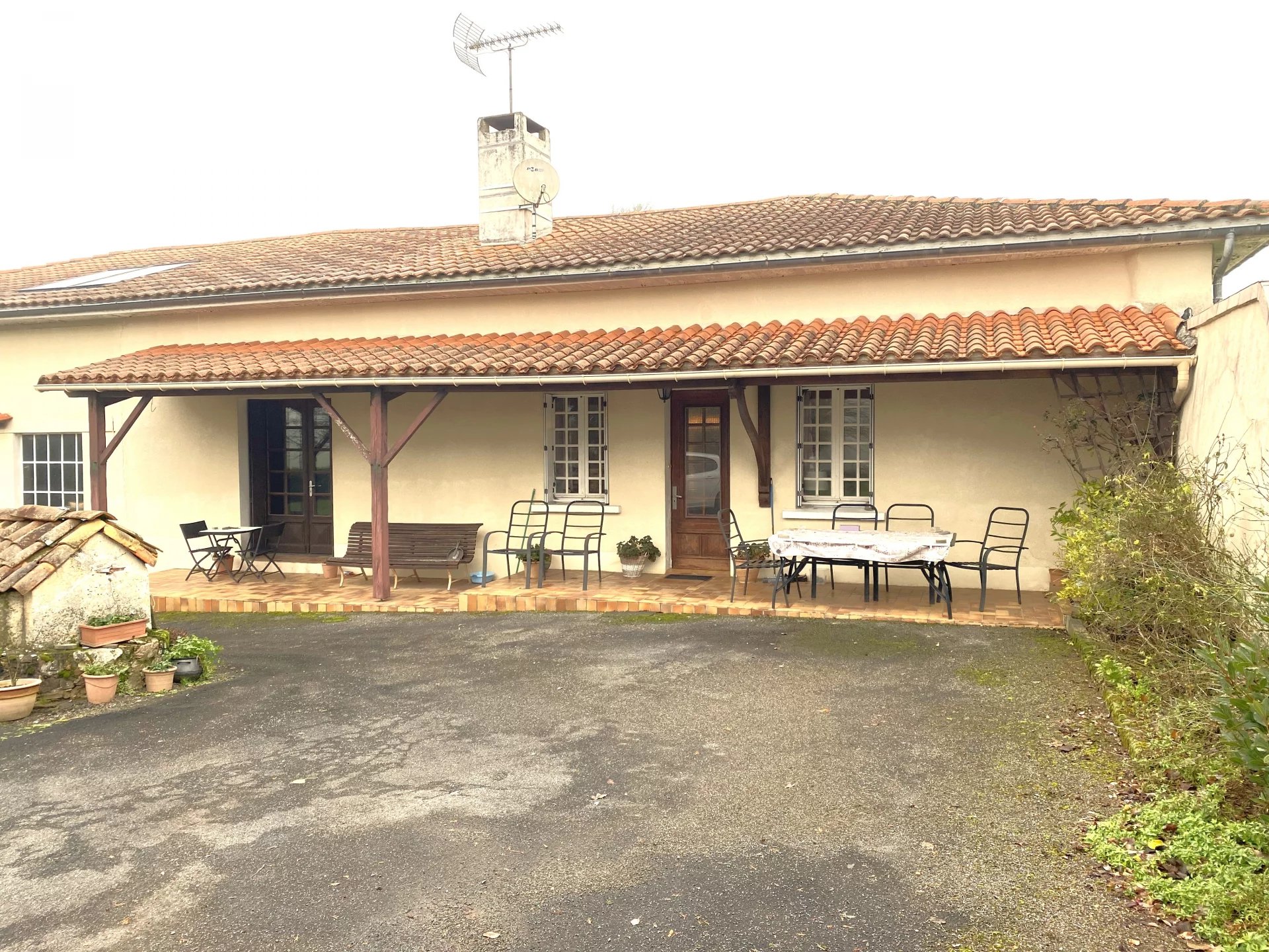 Bungalow with outbuildings