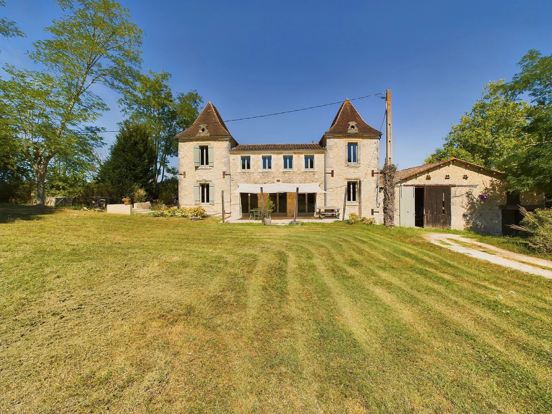 Beautifully renovated historical manor house