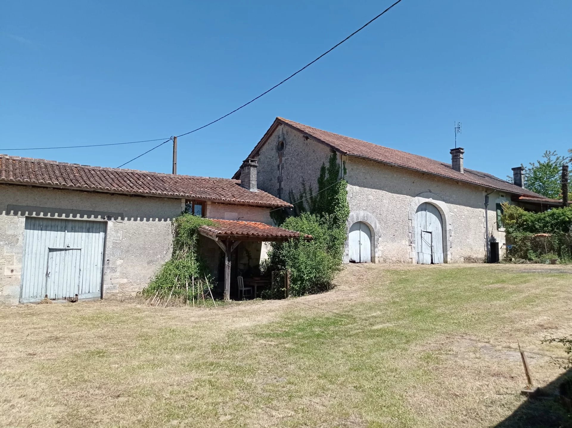 Rare find! Old farm with barns for renovation